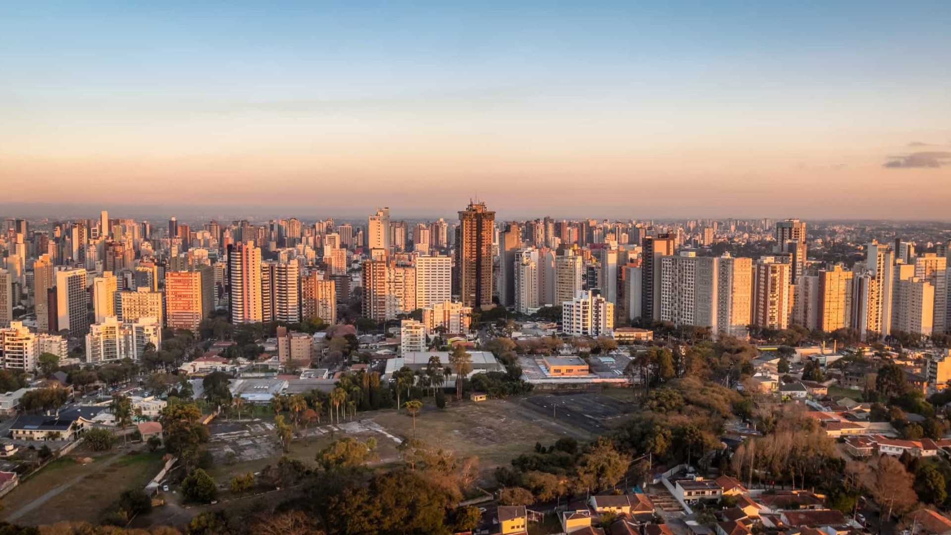 Curitiba suspende imunização com CoronaVac por falta de doses