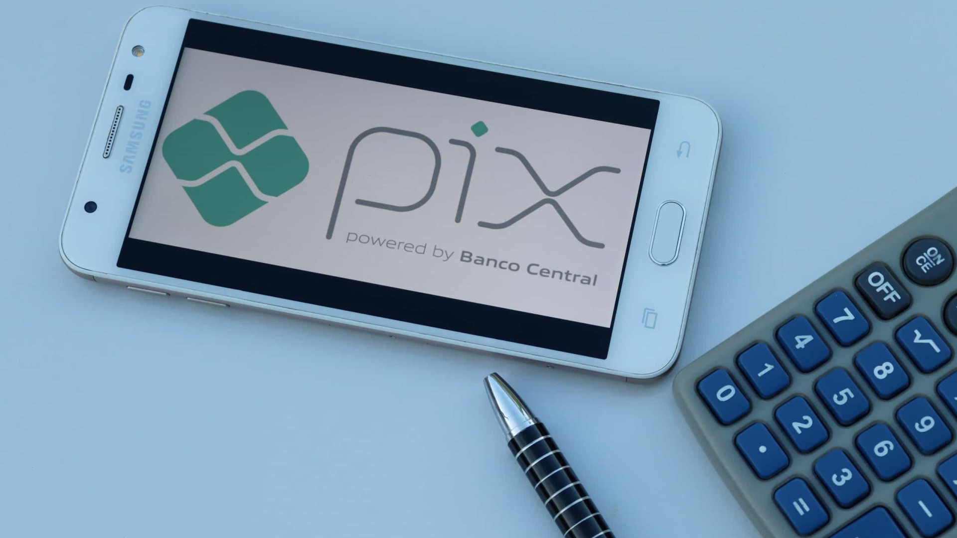 Pix completa dois anos e alcança 70% da população bancarizada