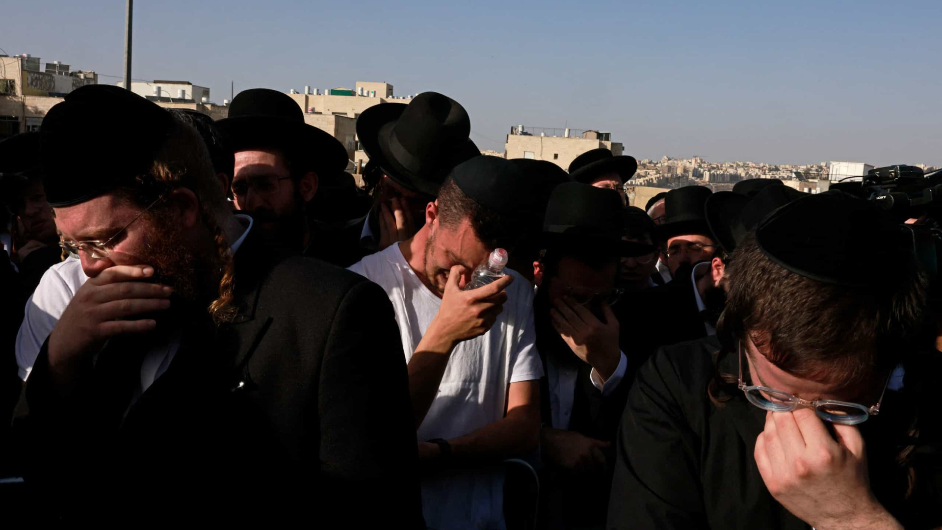 Em luto, Israel amplia esforços para identificar vítimas de tragédia durante evento religioso