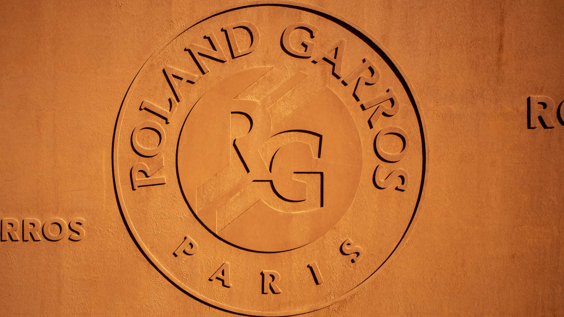 Roland Garros pede teste negativo de covid-19 e terá maior público na 2ª semana