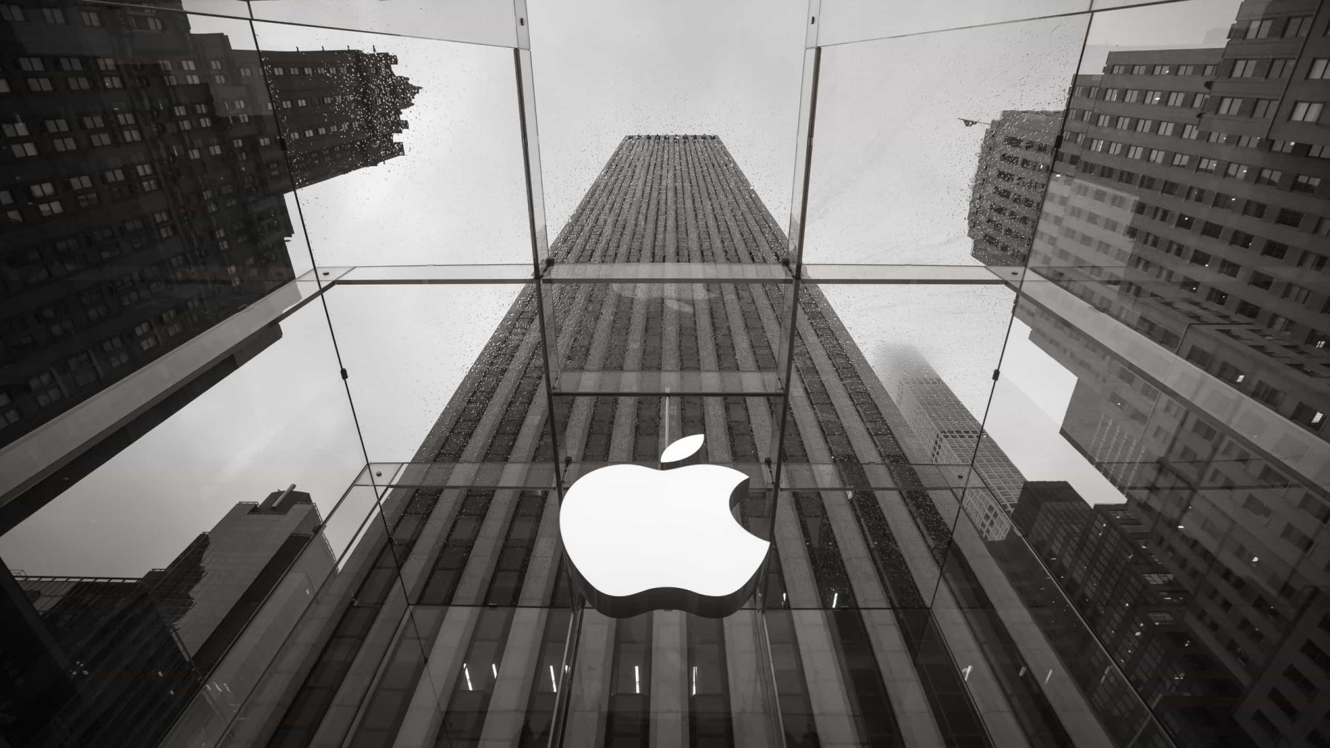 Apple vai pagar milhões a cliente que teve fotos íntimas divulgadas