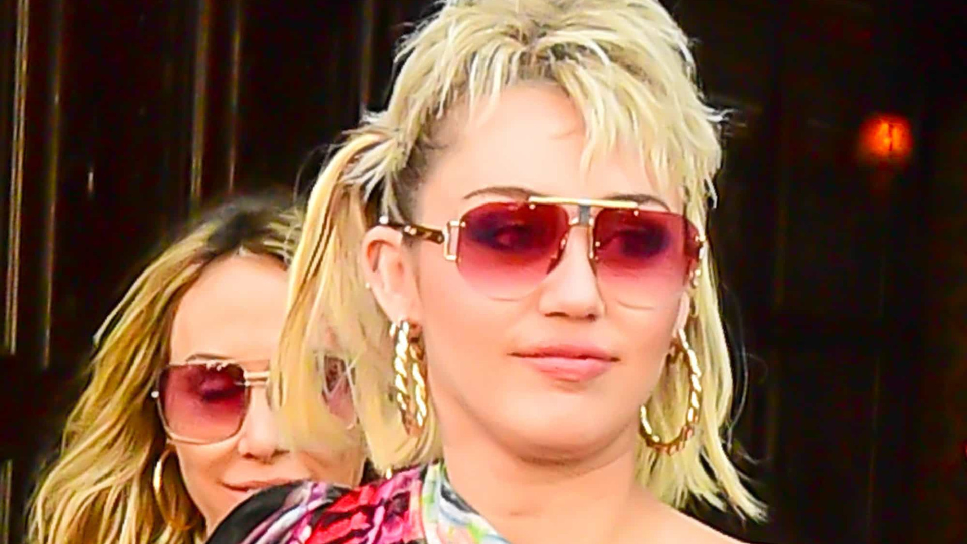 Miley Cyrus lamenta morte de fã brasileiro e fala sobre homofobia