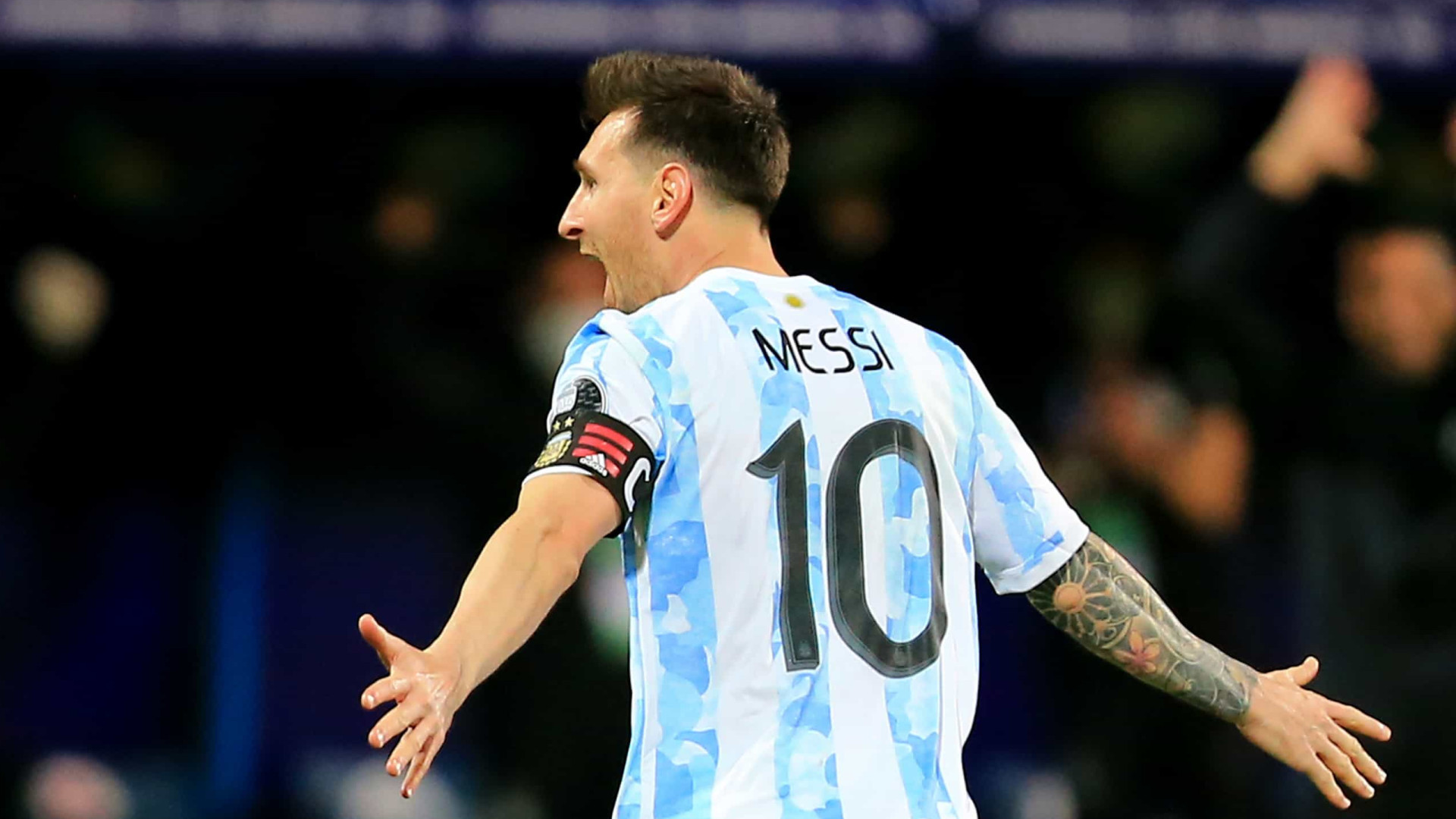 Messi faz de falta, dá duas assistências e Argentina vai às semifinais