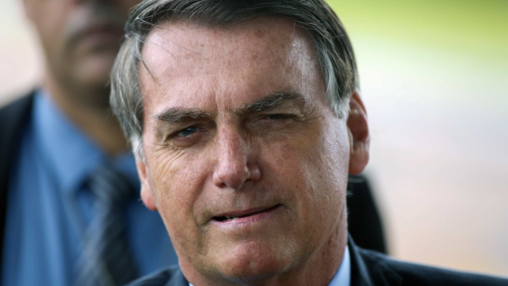 Bolsonaro questiona segurança nas eleições e diz que Datafolha 'recebe grana'