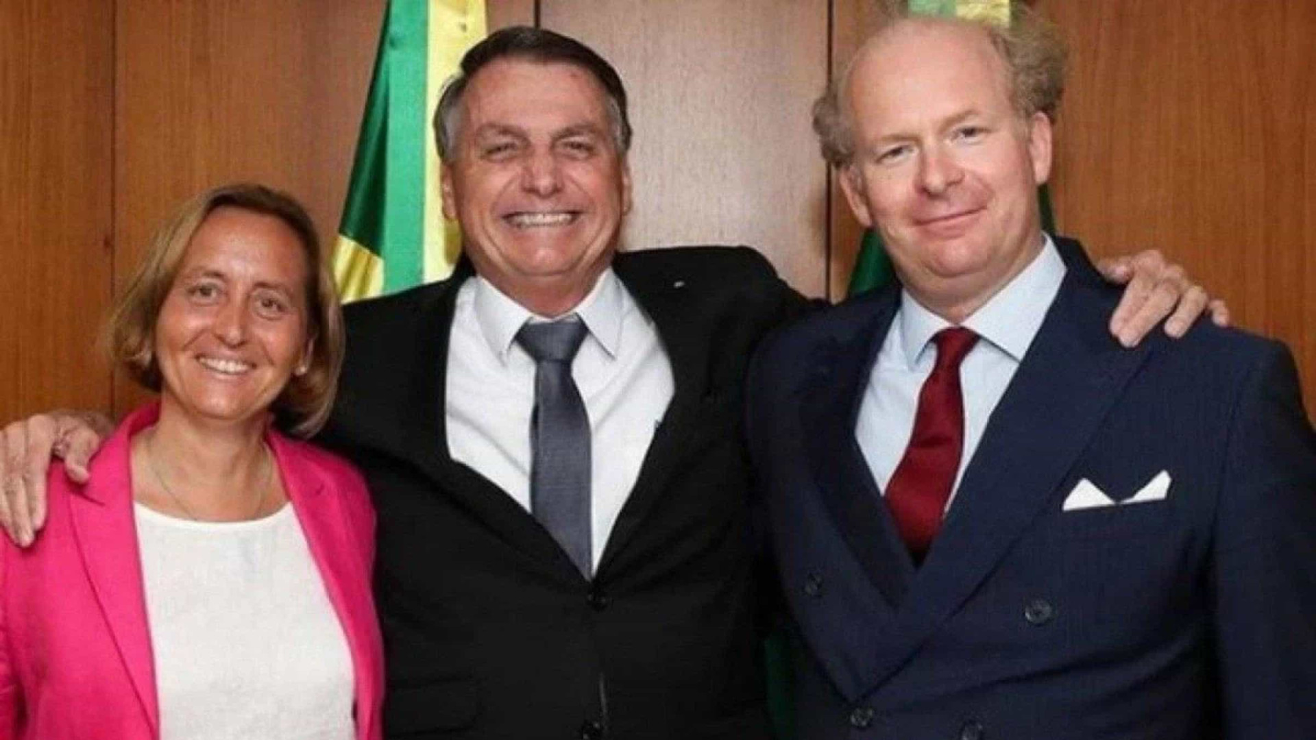 Bolsonaro se reúne com deputada alemã investigada por propagar ideias neonazistas