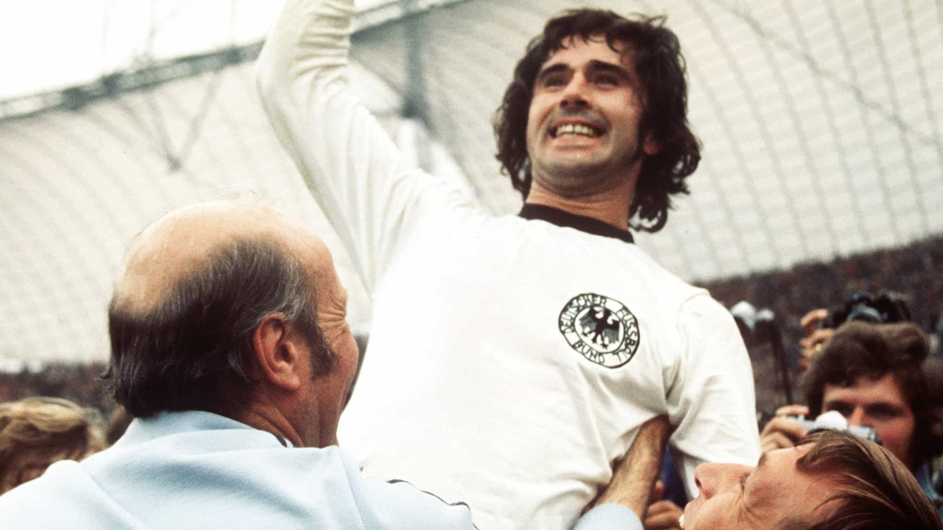 Morre Gerd Muller, lenda do futebol mundial e do Bayern de Munique, aos 75 anos
