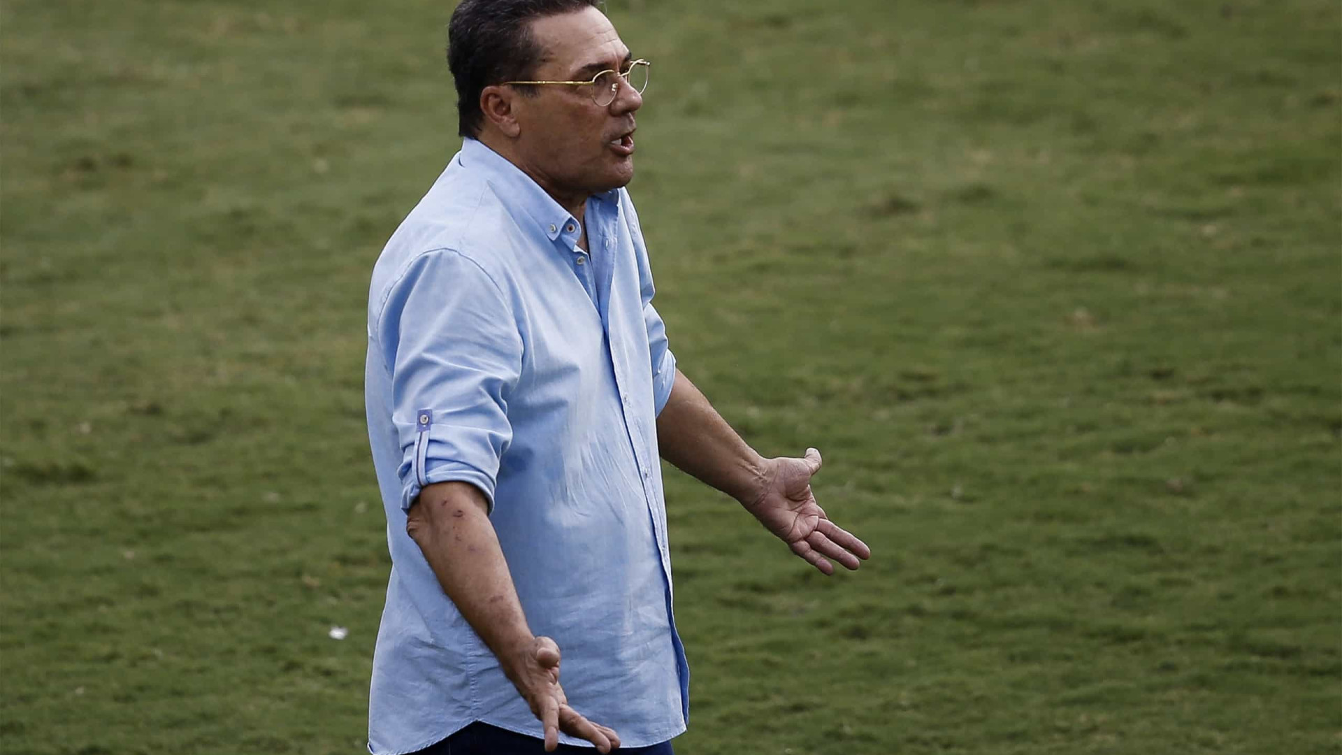 Luxemburgo cobra nova postura no Corinthians: 'Tem que ter colhão para jogar aqui'
