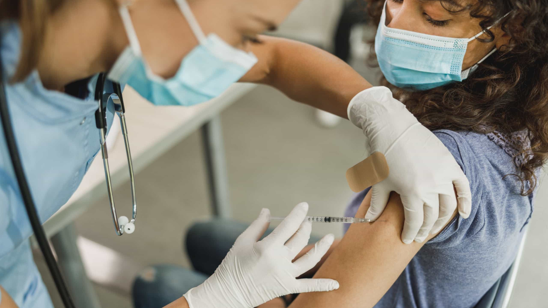 Brasil tem 67,13% da população totalmente imunizada contra a covid-19