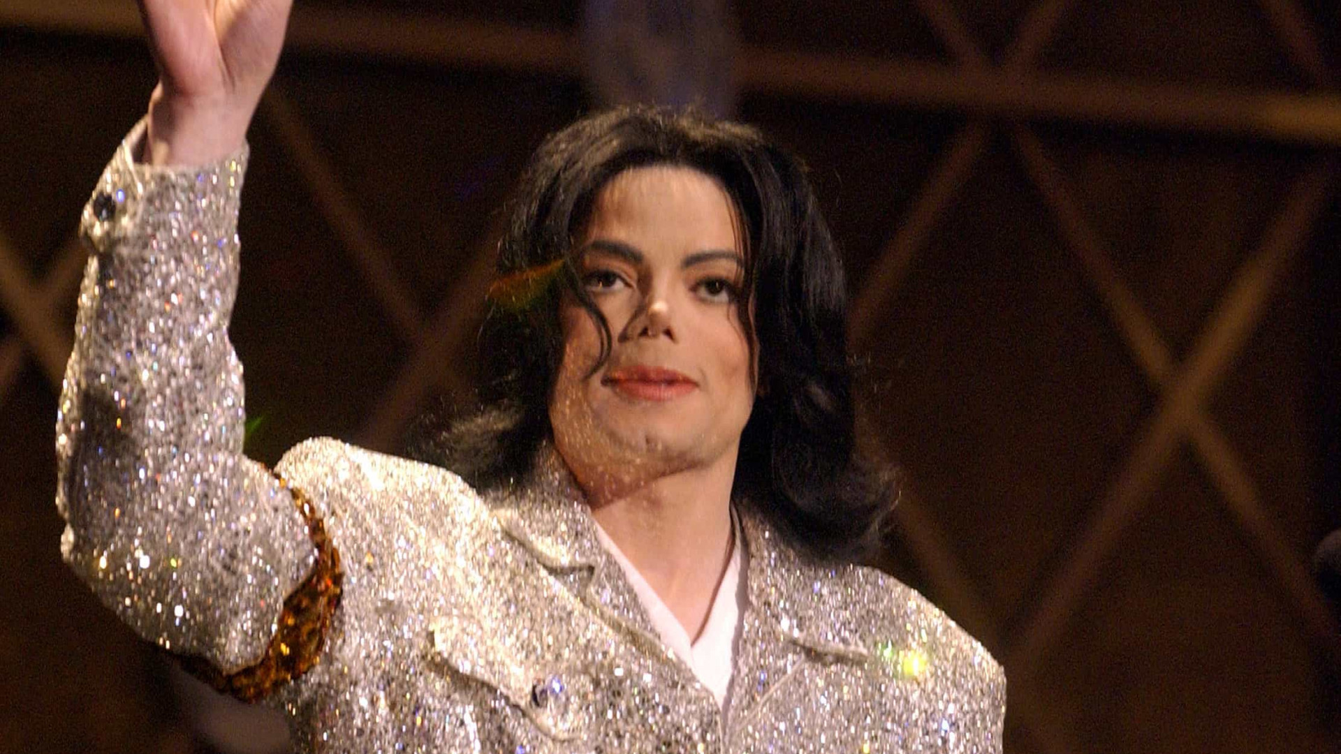 Jaqueta que pode ter sido de Michael Jackson vai a leilão por ao menos US$ 100 mil