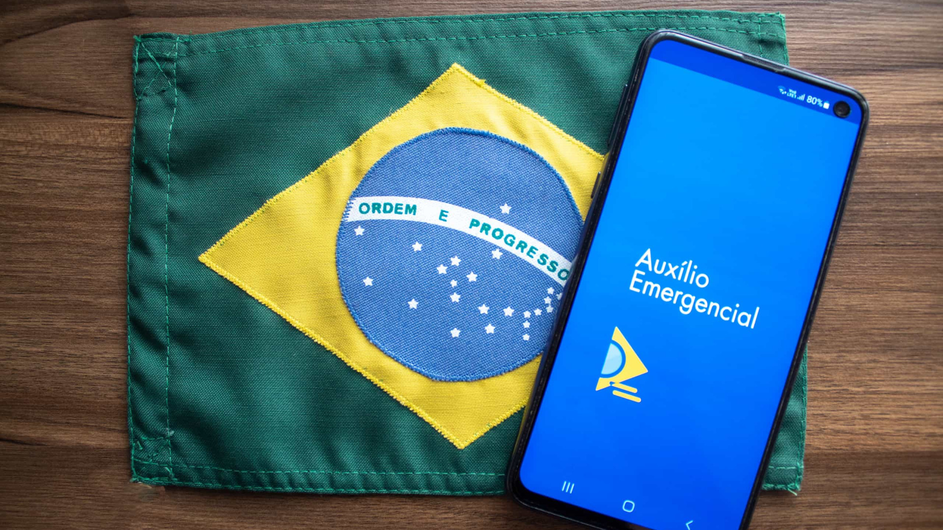 Caixa paga Auxílio Brasil a beneficiários com NIS final 3