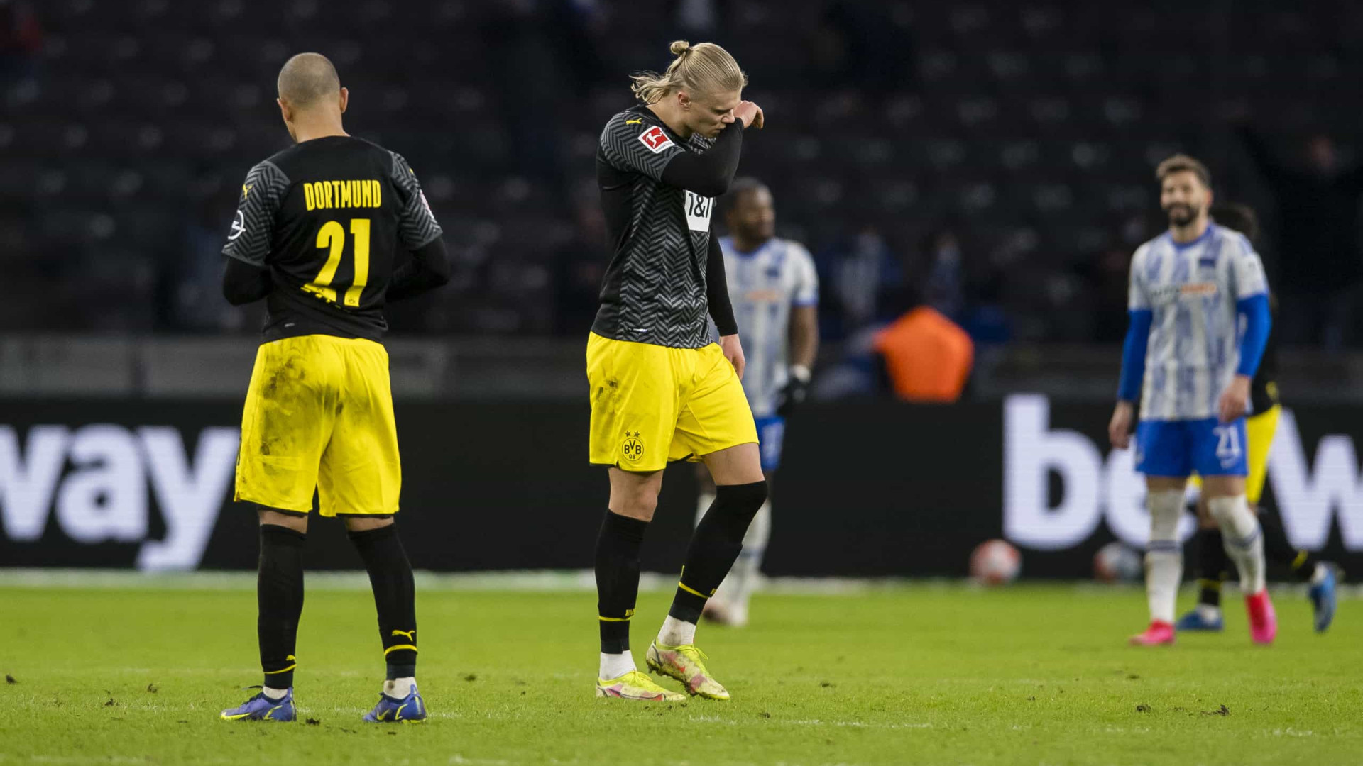 Borussia Dortmund perde do Hertha e fica a 9 pontos do líder Bayern no Alemão