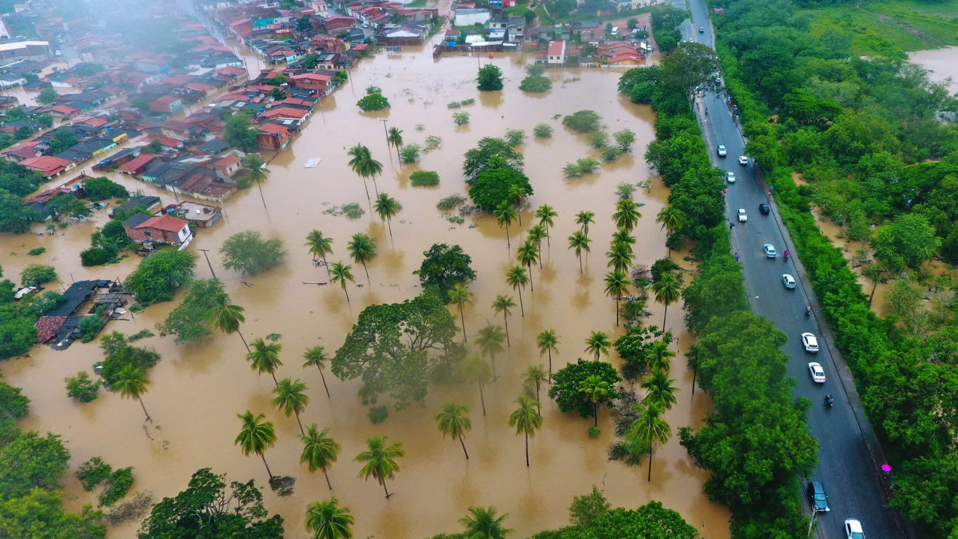 Vítimas de enchentes na Bahia e Minas poderão sacar FGTS