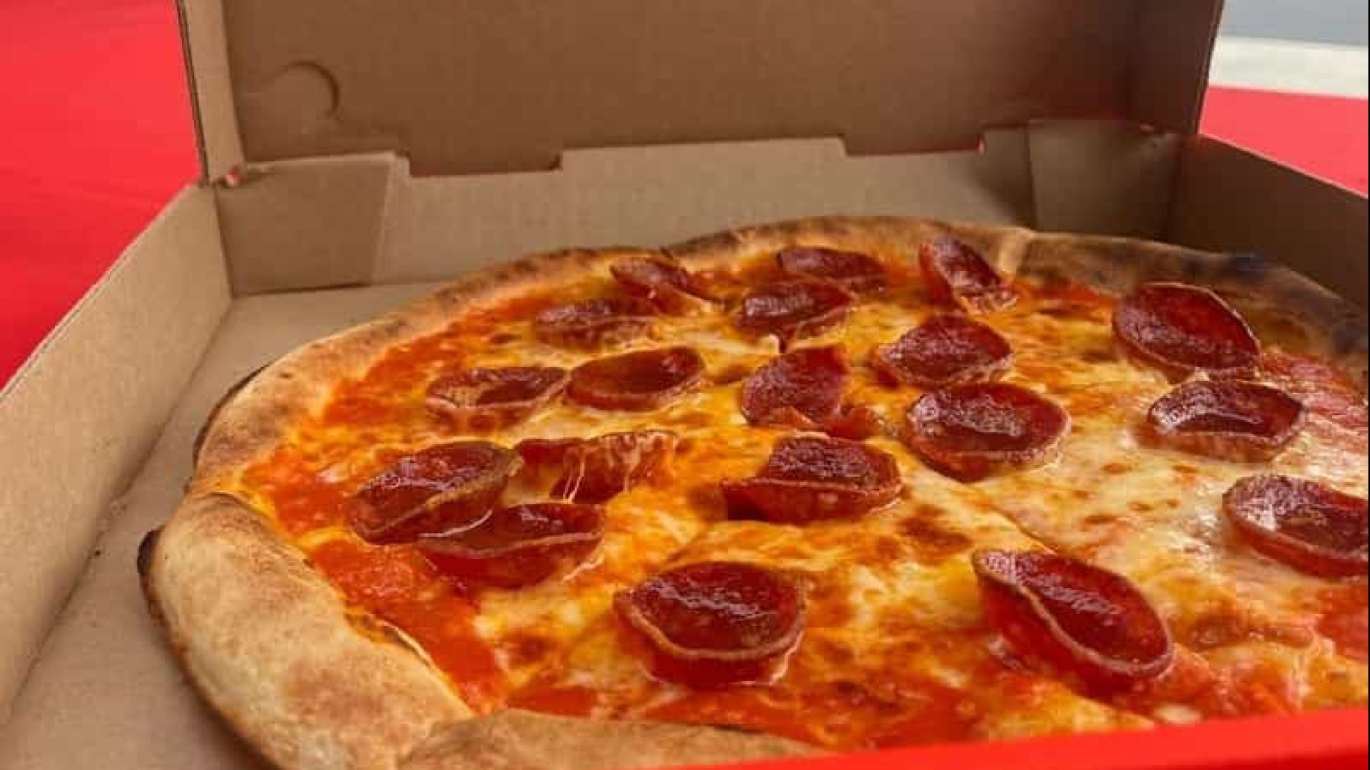 Cliente envia nota de falecimento para pizzaria após golpe com Pix em PE