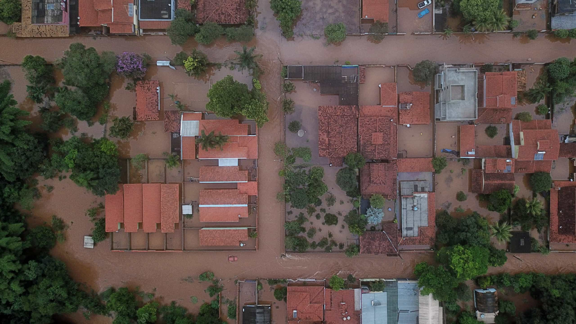 Chuvas deixam 45 mil desalojados e 6,6 mil desabrigados em Minas