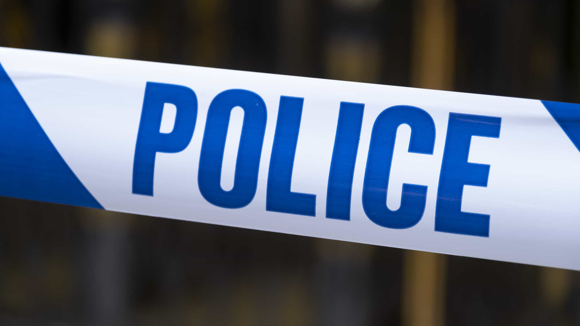 Homem de 31 anos mata adolescente após ser rejeitado no País de Gales 