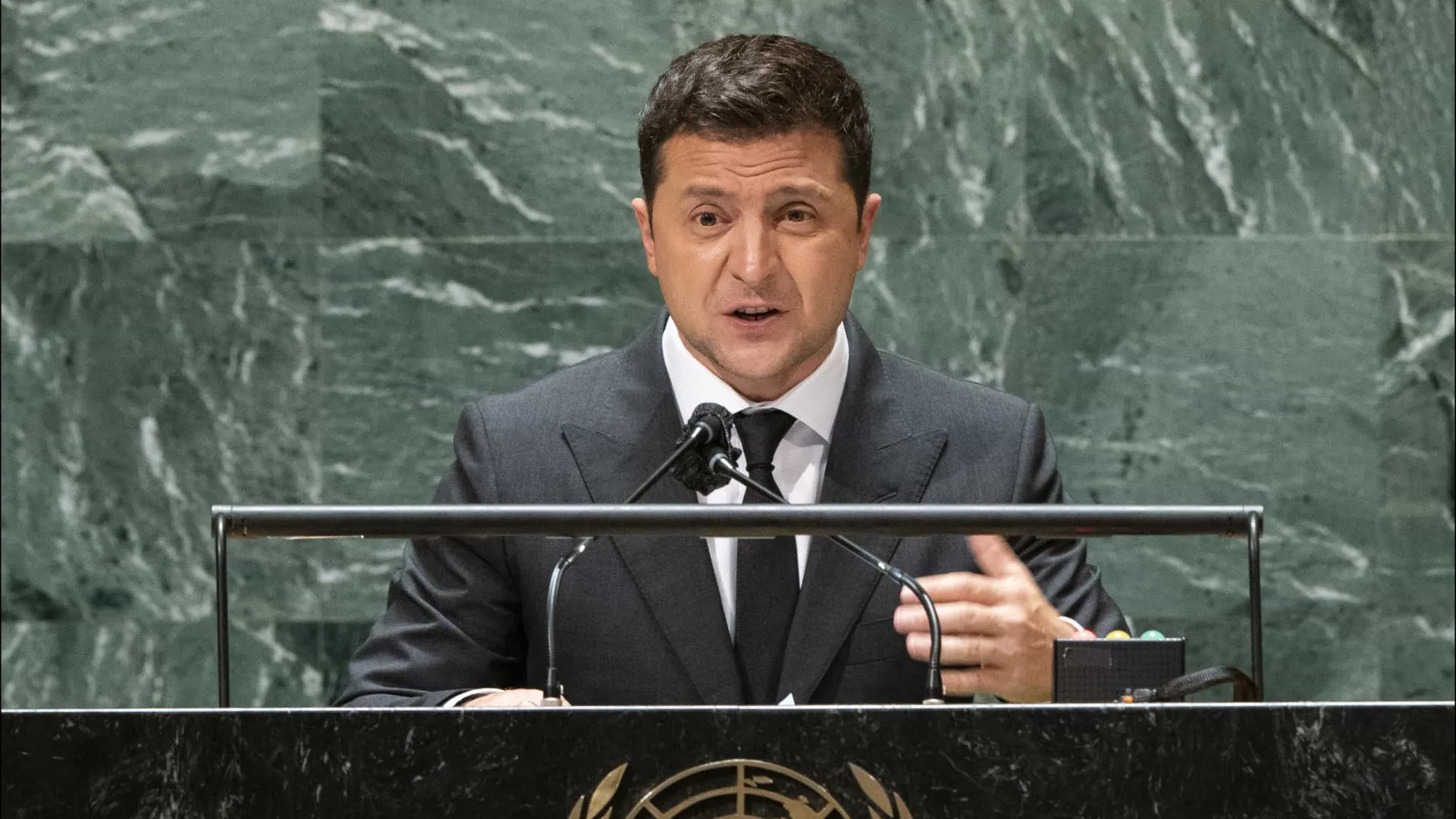 Zelenski propõe à Rússia moratória de ataques ao setor energético