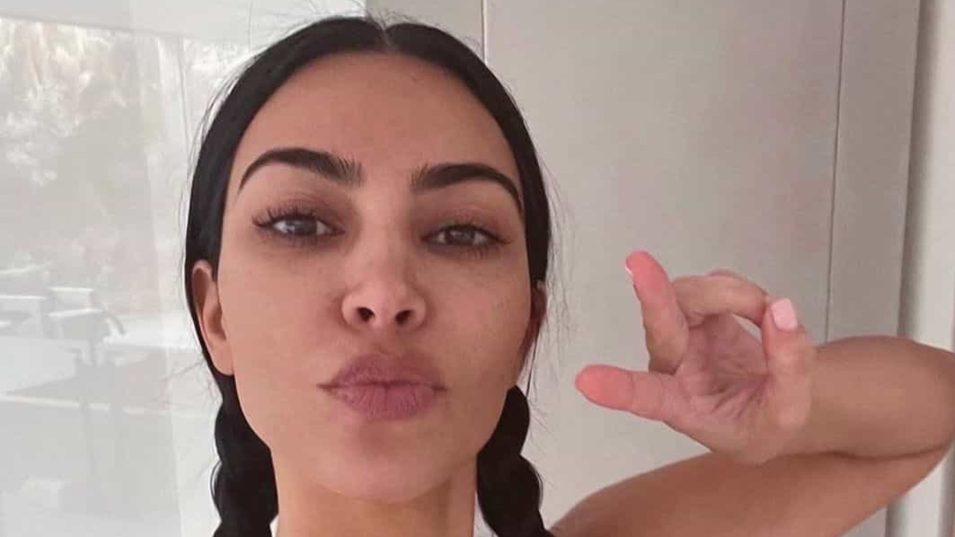 Kim Kardashian é criticada após publicar frase motivacional sobre 'não ter tudo'
