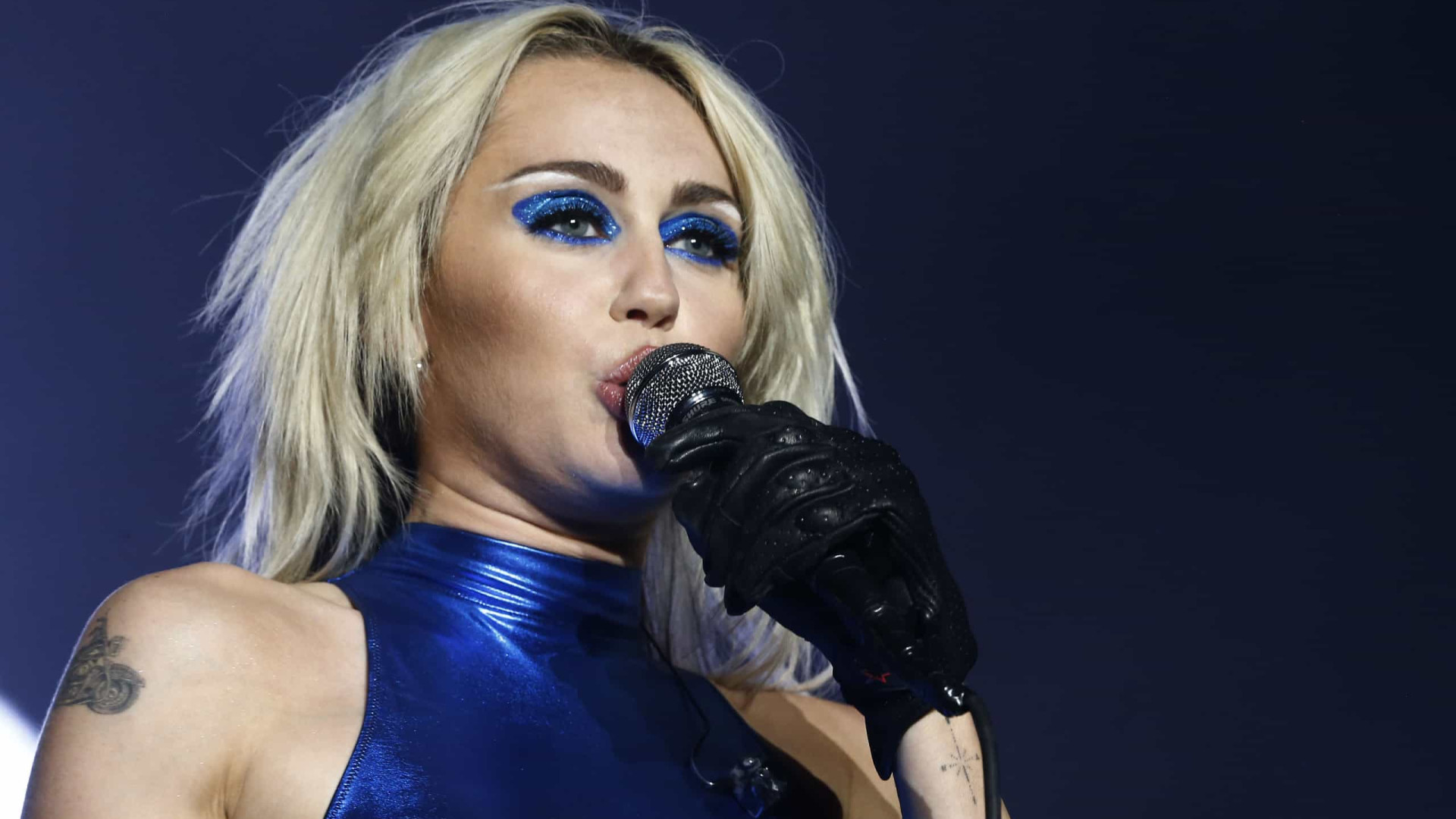 Billie Eilish quebra recorde de público de Miley Cyrus no Lollapalooza