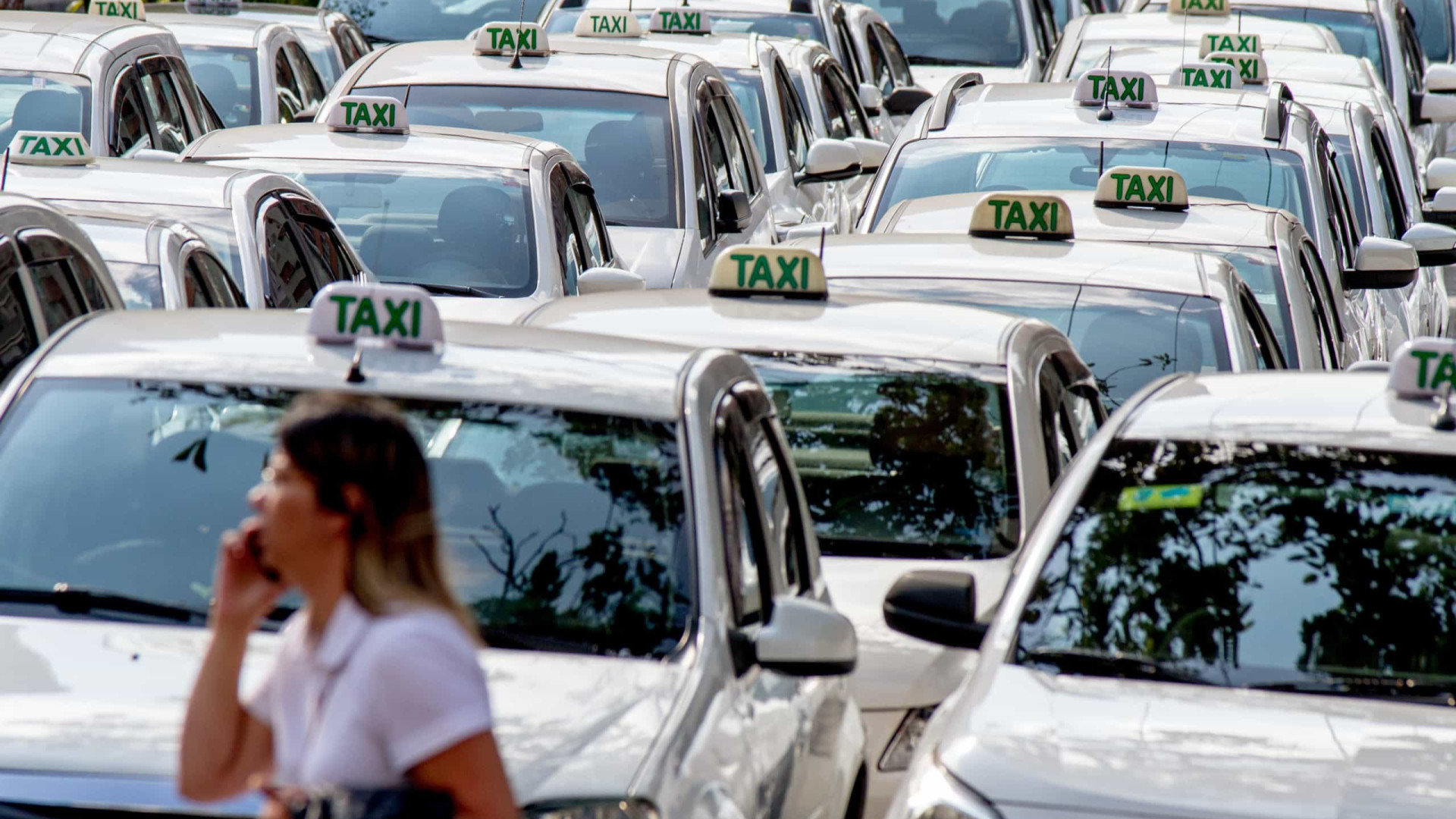 Auxílio taxista será pago a mais de 245 mil motoristas a partir desta terça