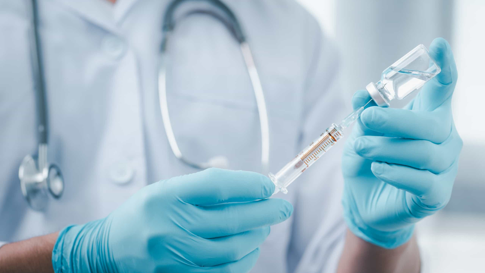 Covid-19: futuro da pandemia depende de mais estudos sobre a vacina