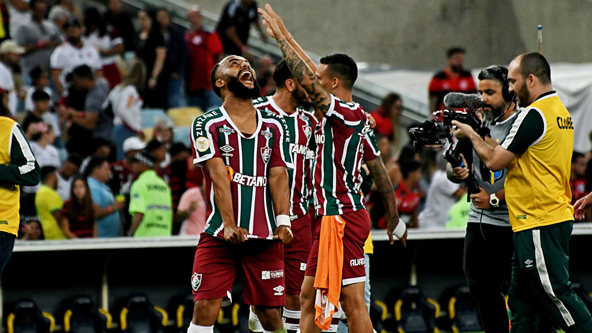 Em grande jogo, Fluminense quebra invencibilidade do Flamengo e assume o 2º lugar