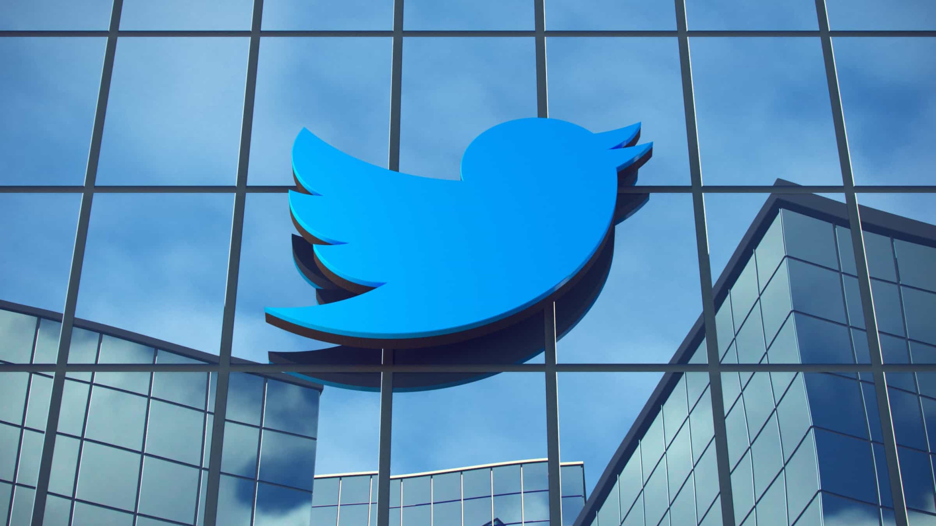 Ministério pede exclusão de mais de 400 contas do Twitter com hashtags sobre ataque a escolas