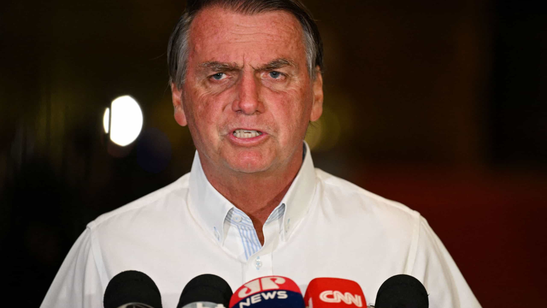 Bolsonaro segue em silêncio mais de 24 h após relatório da Defesa não constatar fraude nas urnas