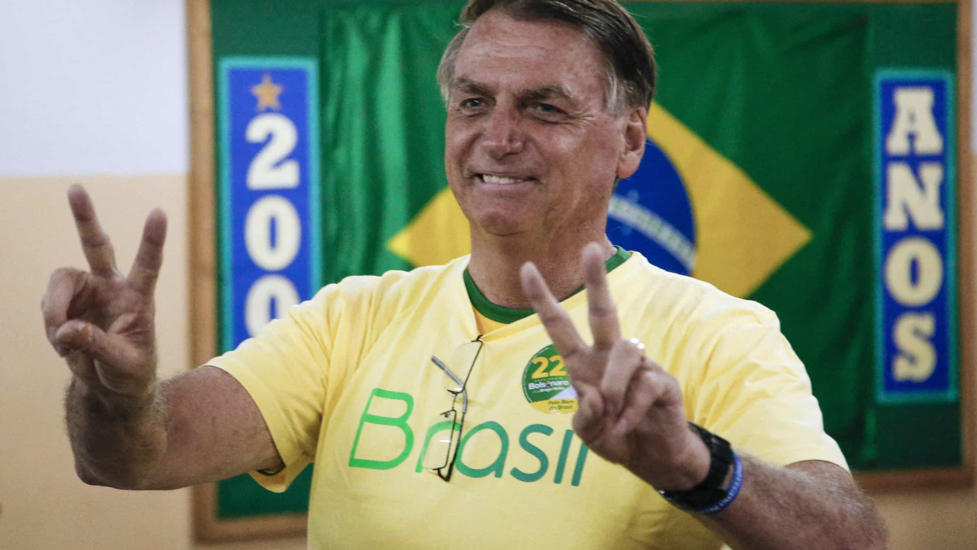 Bolsonaro vota logo cedo no Rio de Janeiro e afirma: 'expectativa é de vitória'