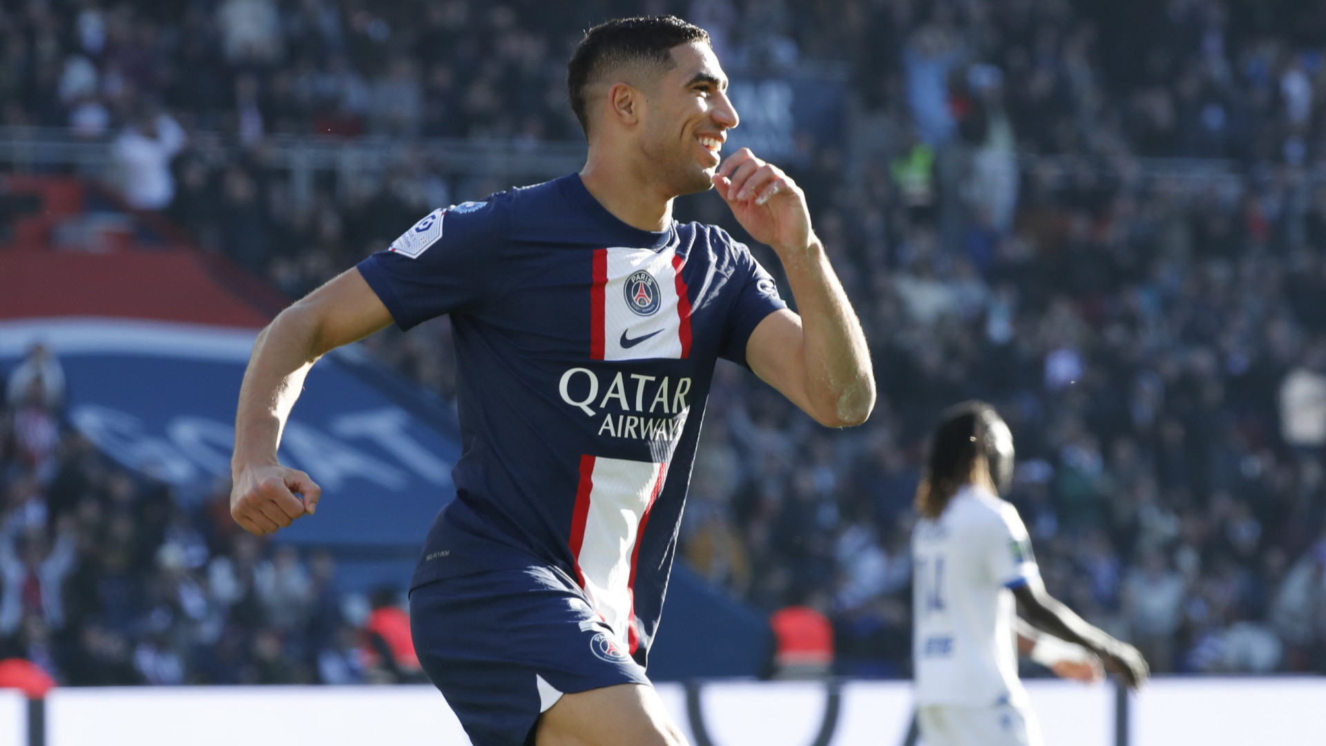 PSG goleia Auxerre em ritmo de treino e mantém ponta no Campeonato Francês