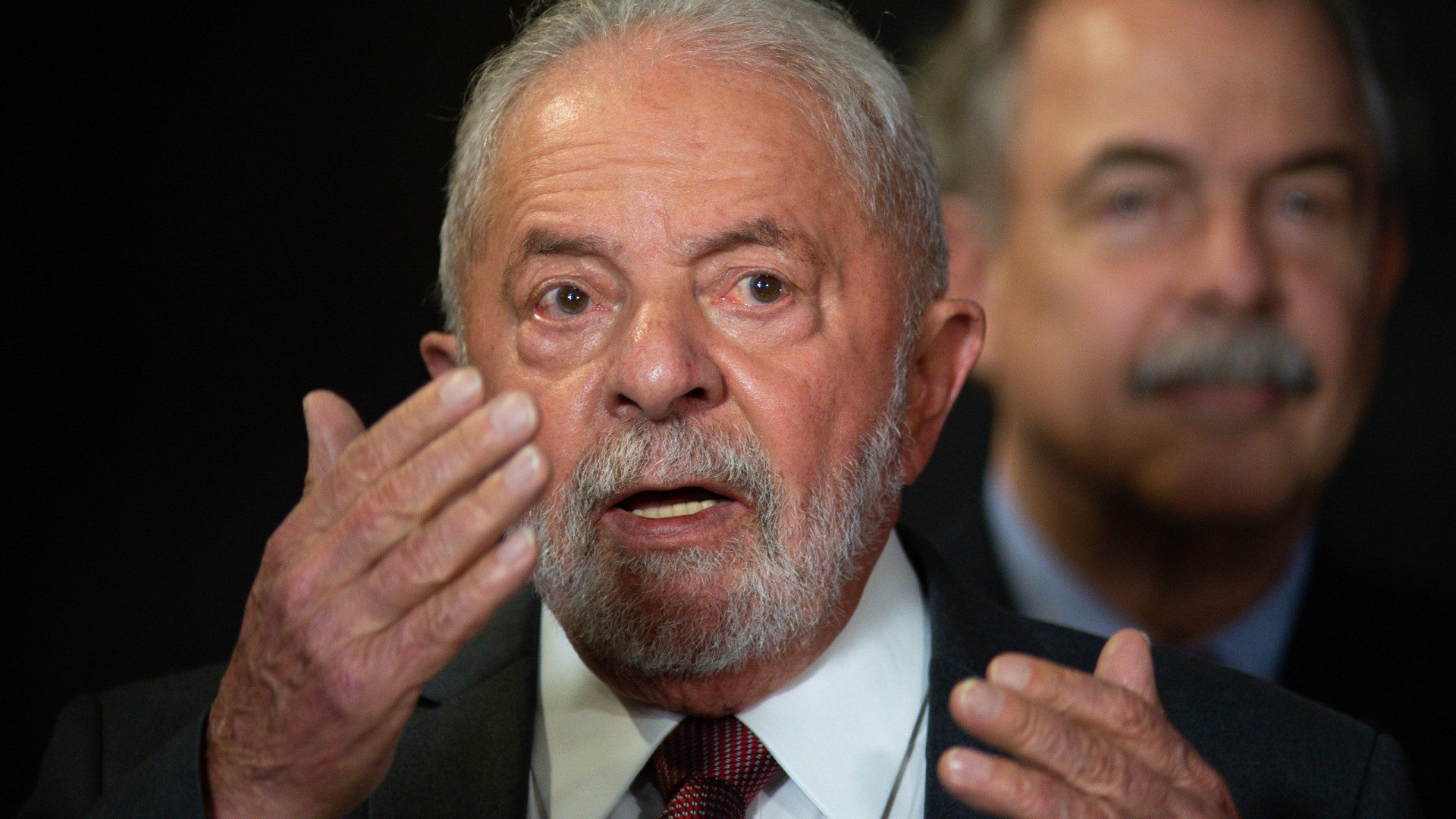 Publicados 11 decretos com 'revogaço' de Lula; lista inclui regulamento de armas
