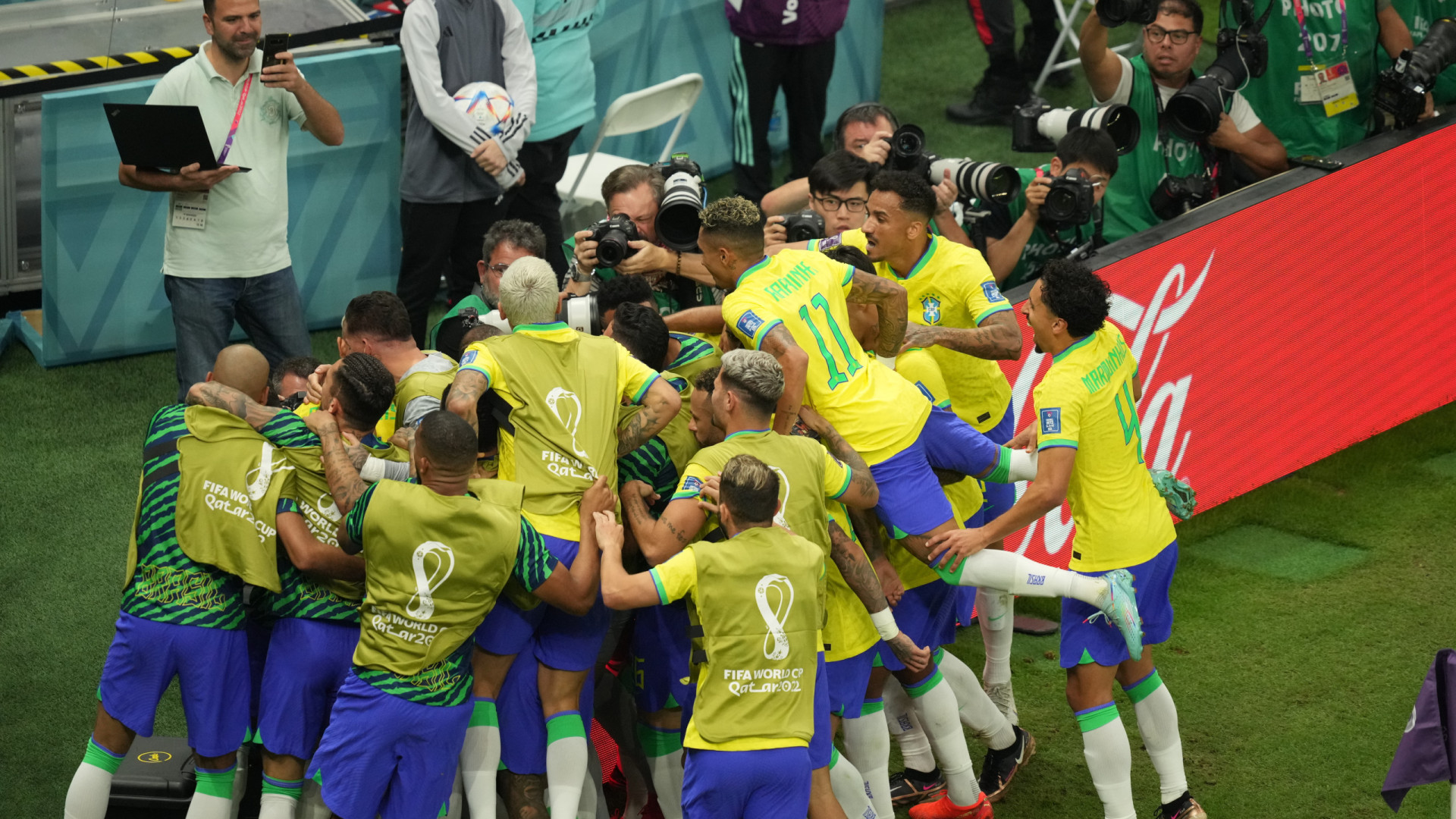 Brasil massacra Coreia do Sul e avança para as quartas de final da Copa