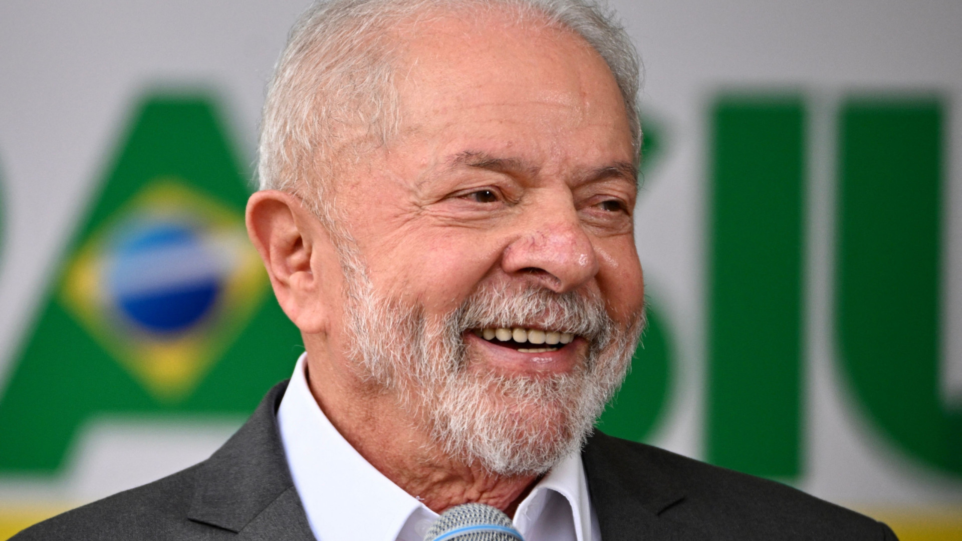 Lula recebe credenciais de nove novos embaixadores no Brasil