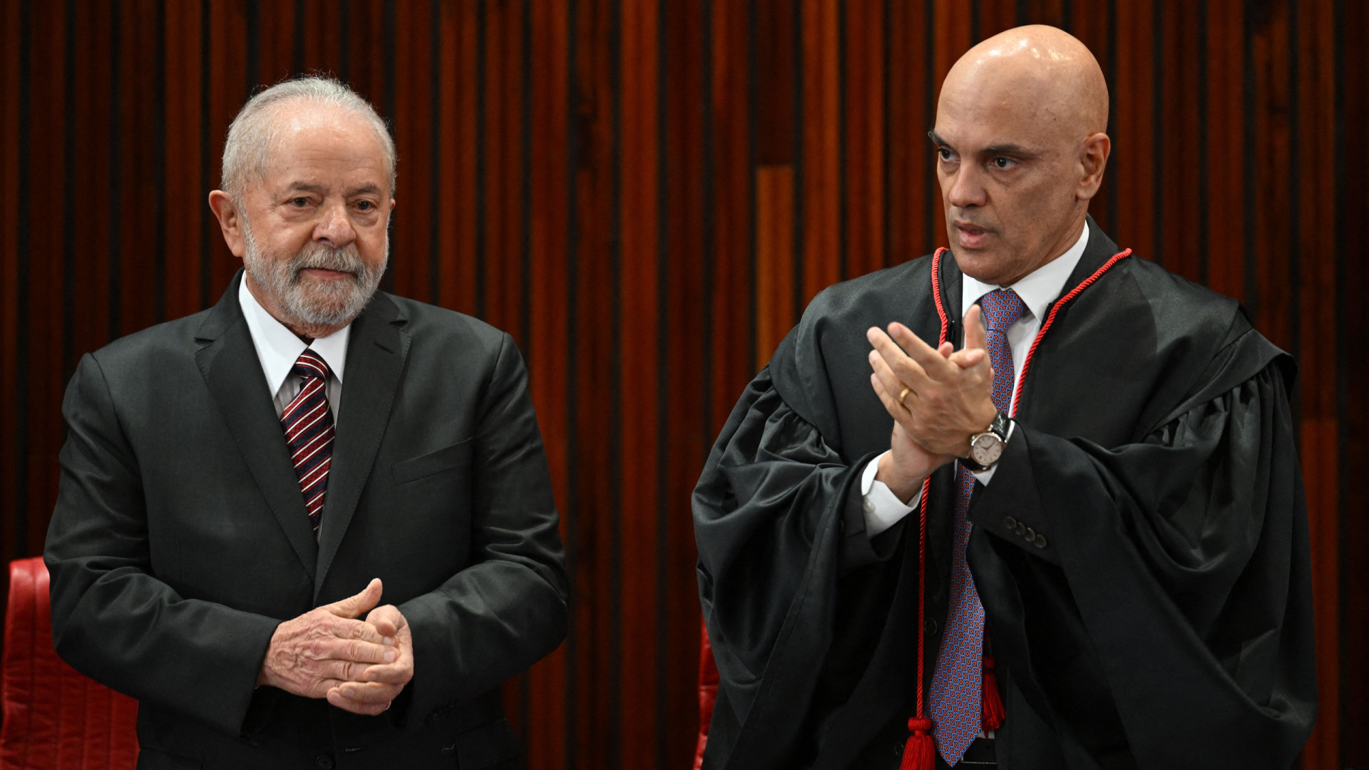 Lula e Alckmin recebem de Moraes diploma de presidente da República