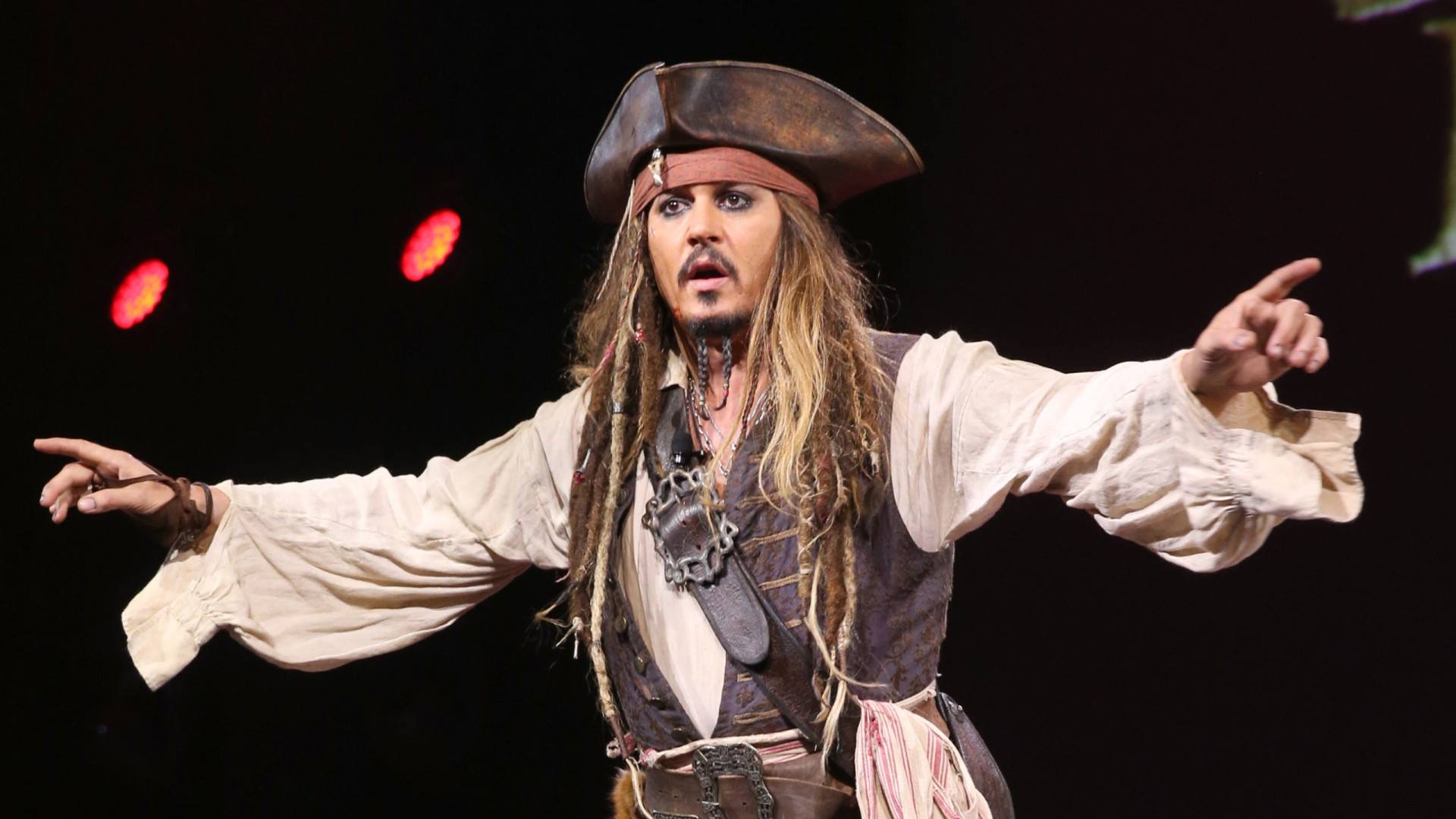 Johnny Depp ajuda fã doente e volta a dar vida a Jack Sparrow