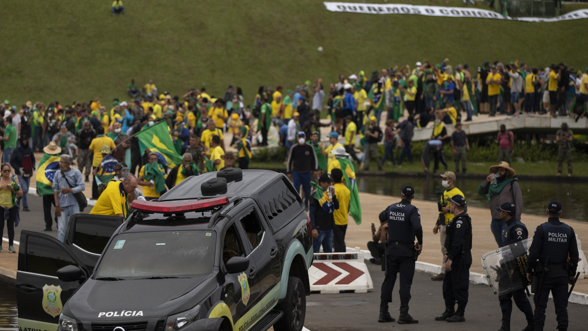 Imagens mostram ação de golpistas e destruição após invasão em Brasília