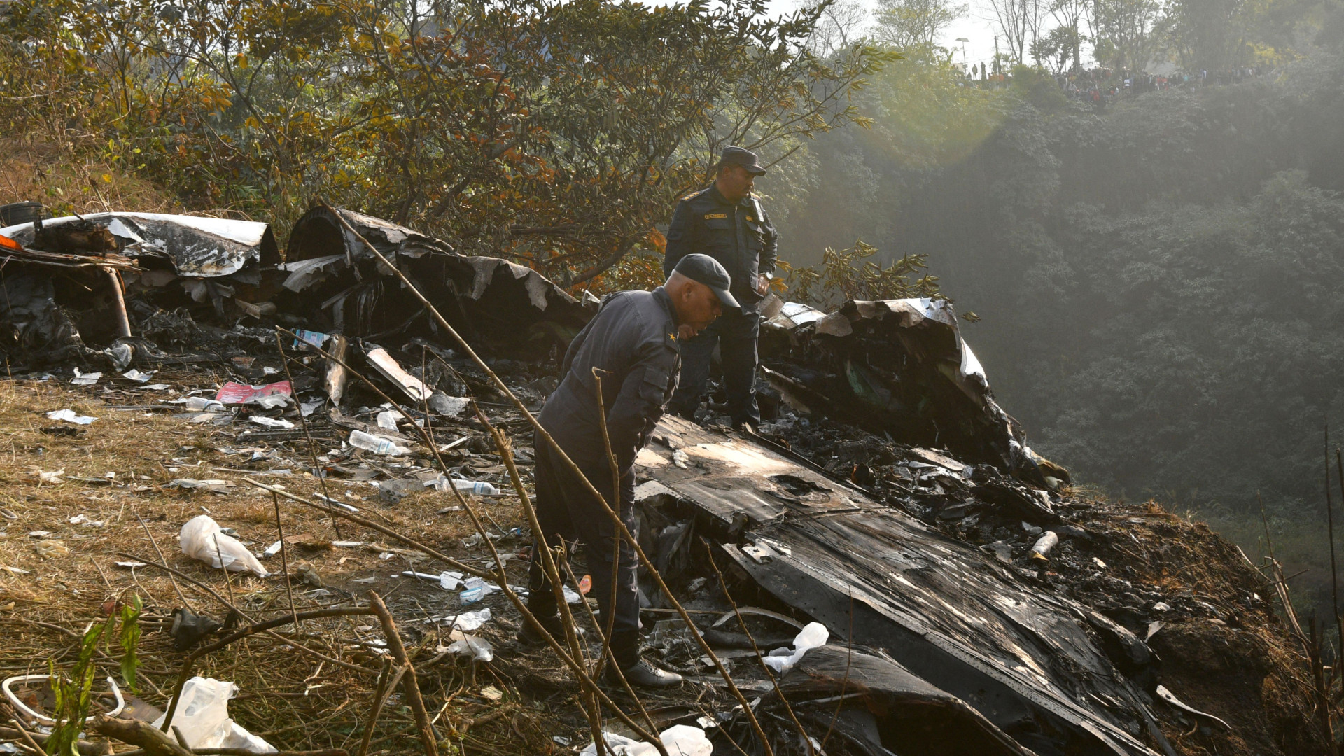 Queda de avião deixa ao menos 64 mortos no Nepal