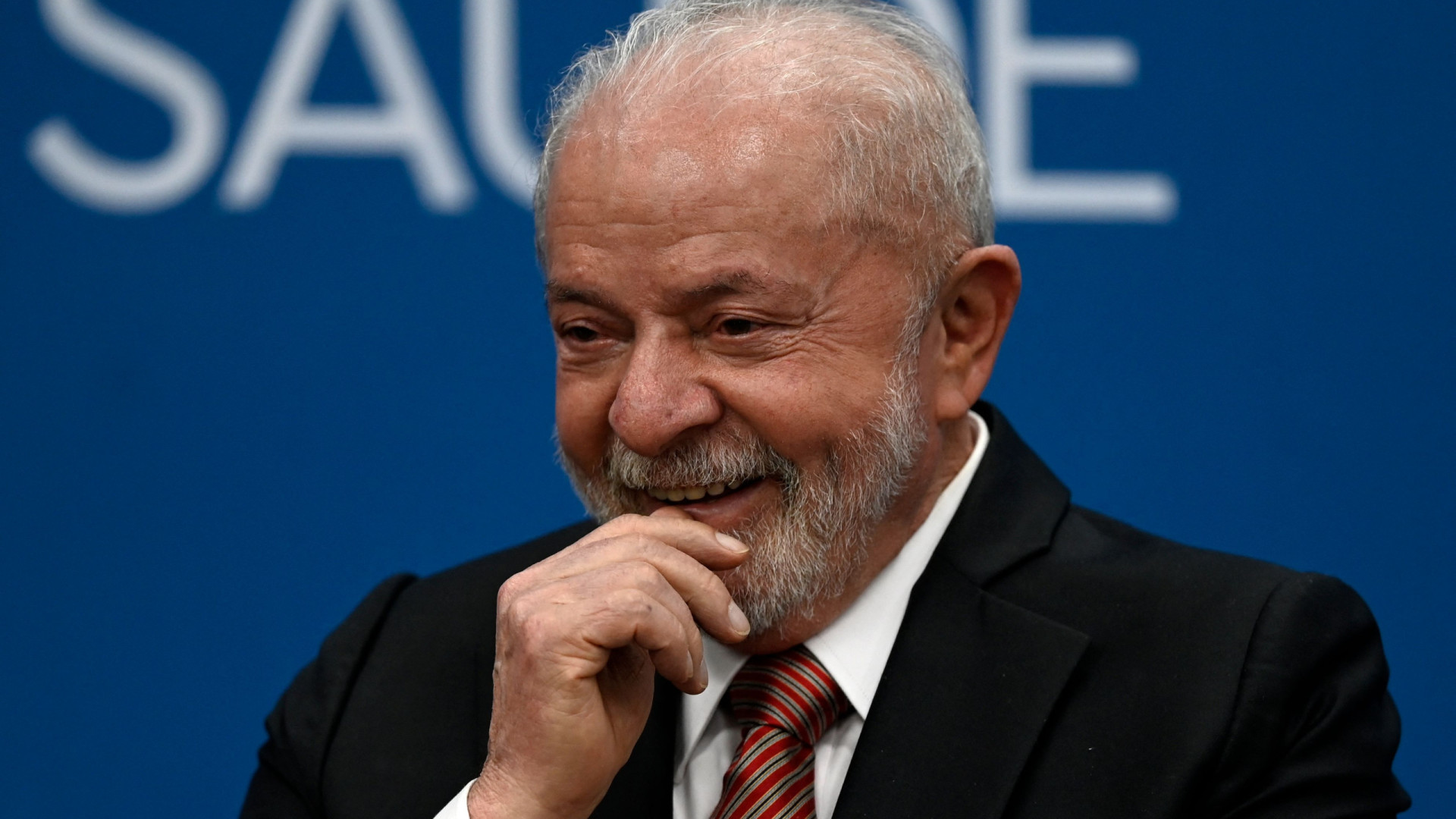 'Bom dia e boa quarta-feira!', posta Lula em meio a operação contra Bolsonaro