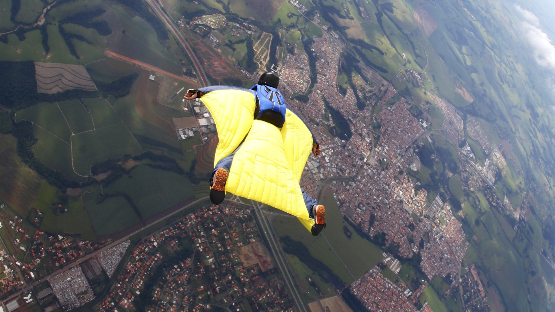 Paraquedista brasileiro morre durante salto nos EUA
