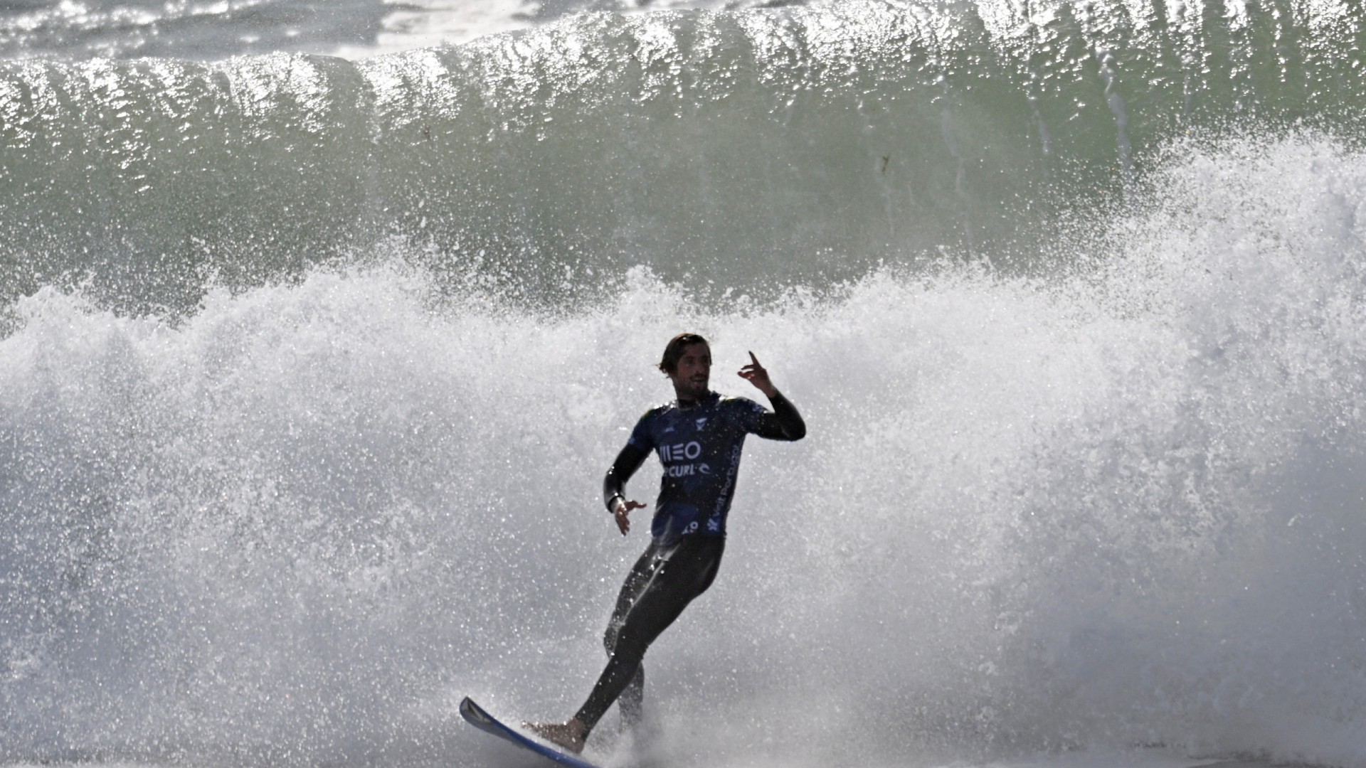 Brasileiro João Chianca vence etapa de Portugal do Mundial de surfe