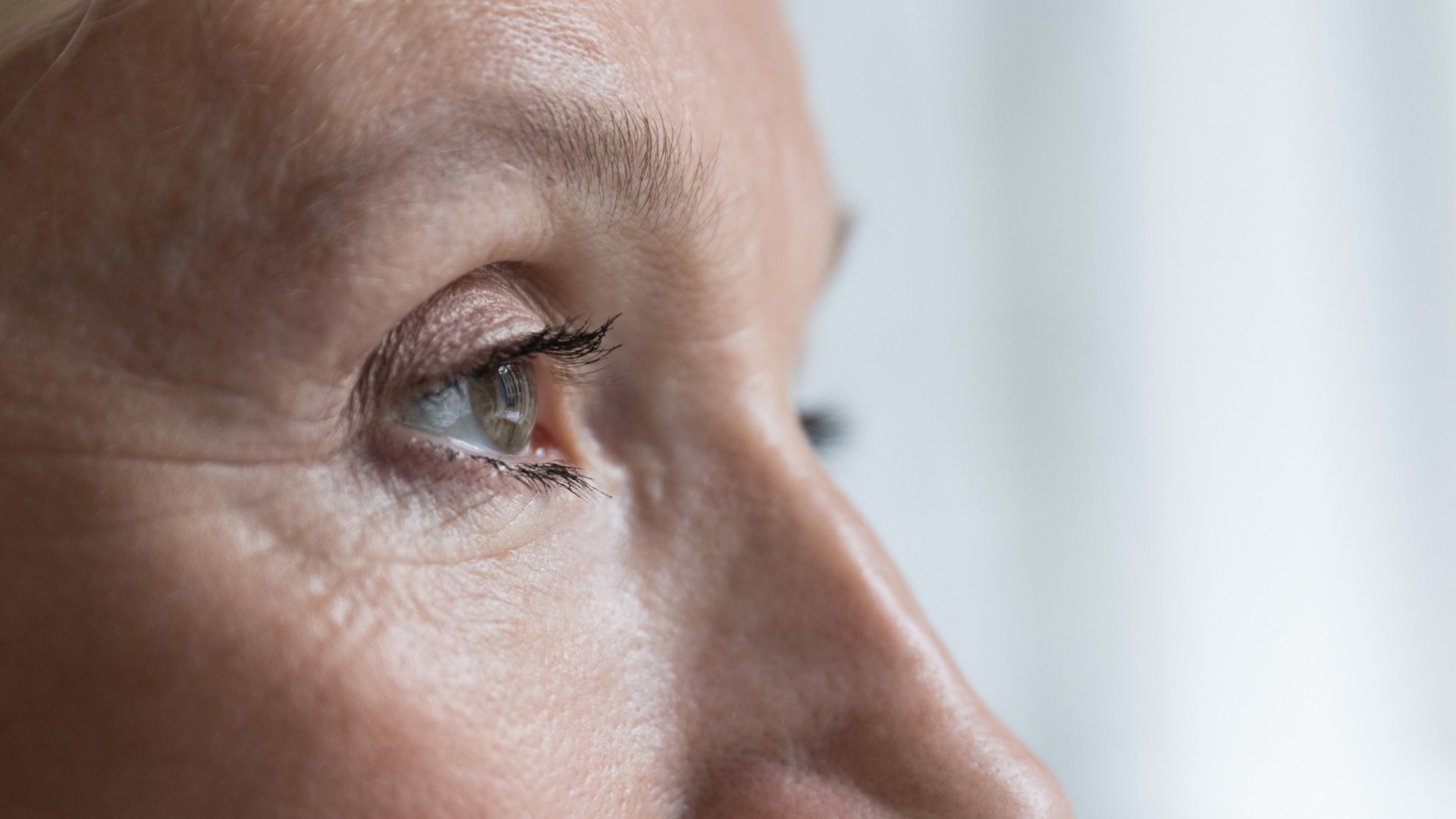 A study finds that eye changes may be early signs of Alzheimer’s disease