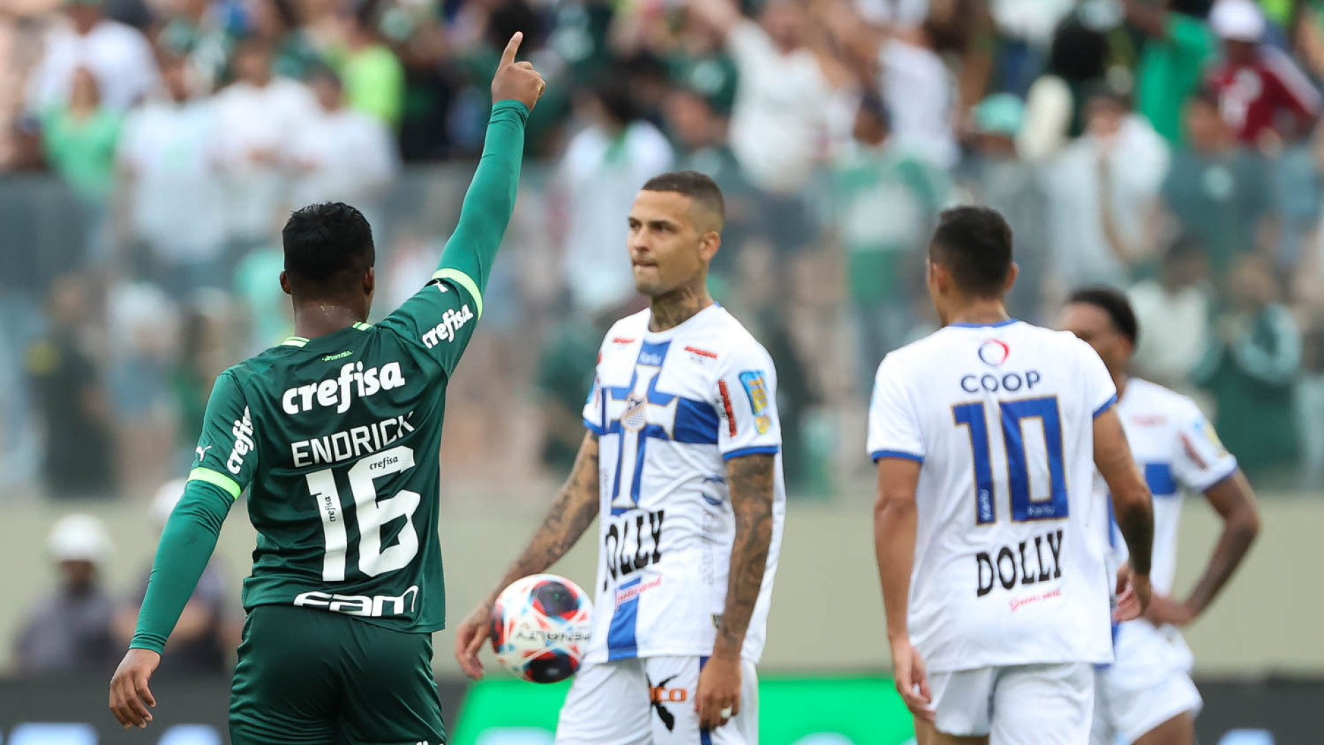 Bruno Mezenga faz 2 e Água Santa acaba com a invencibilidade do Palmeiras