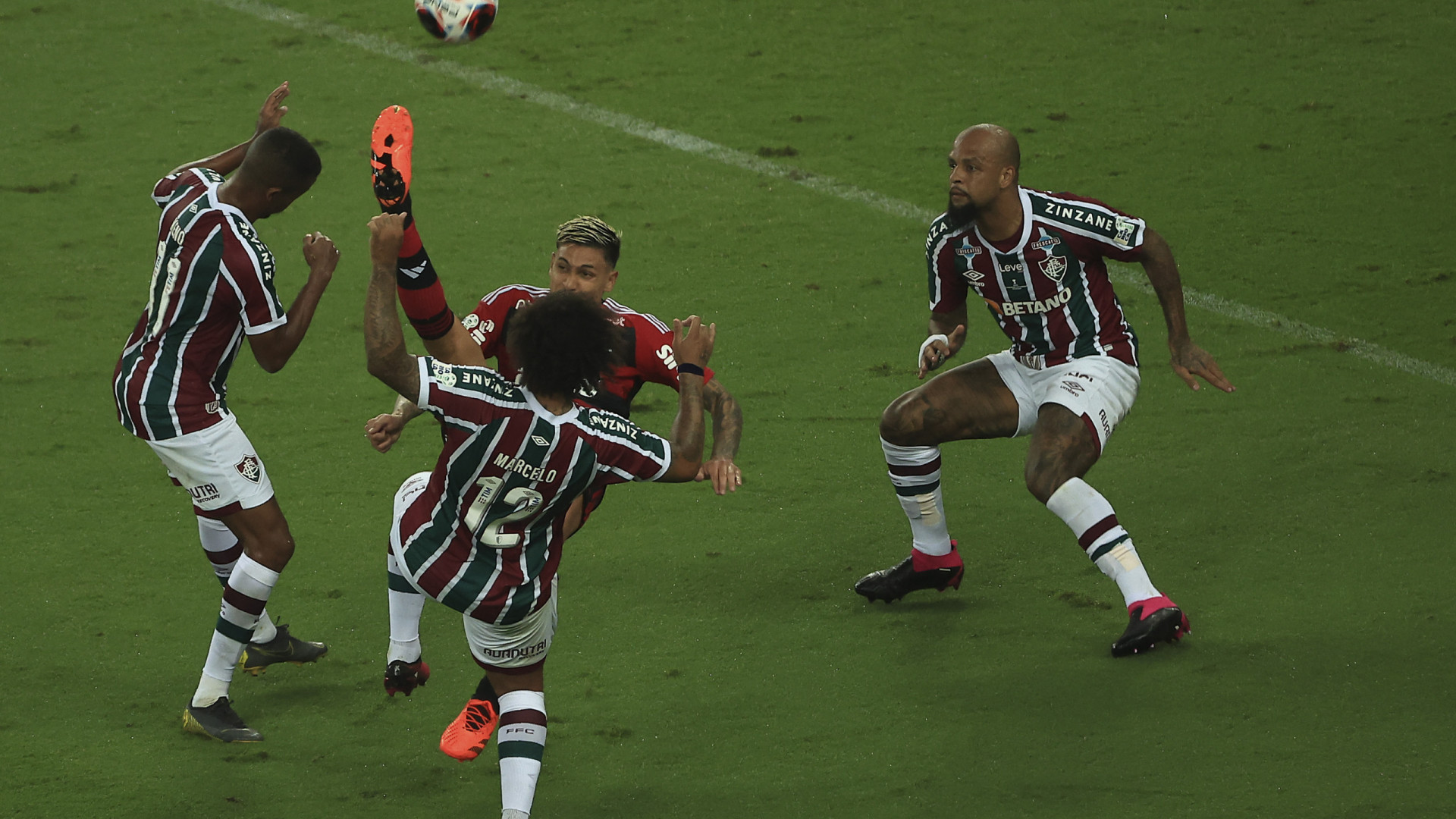 Vítor Pereira humilhado. Fluminense goleia Flamengo e conquista o Carioca