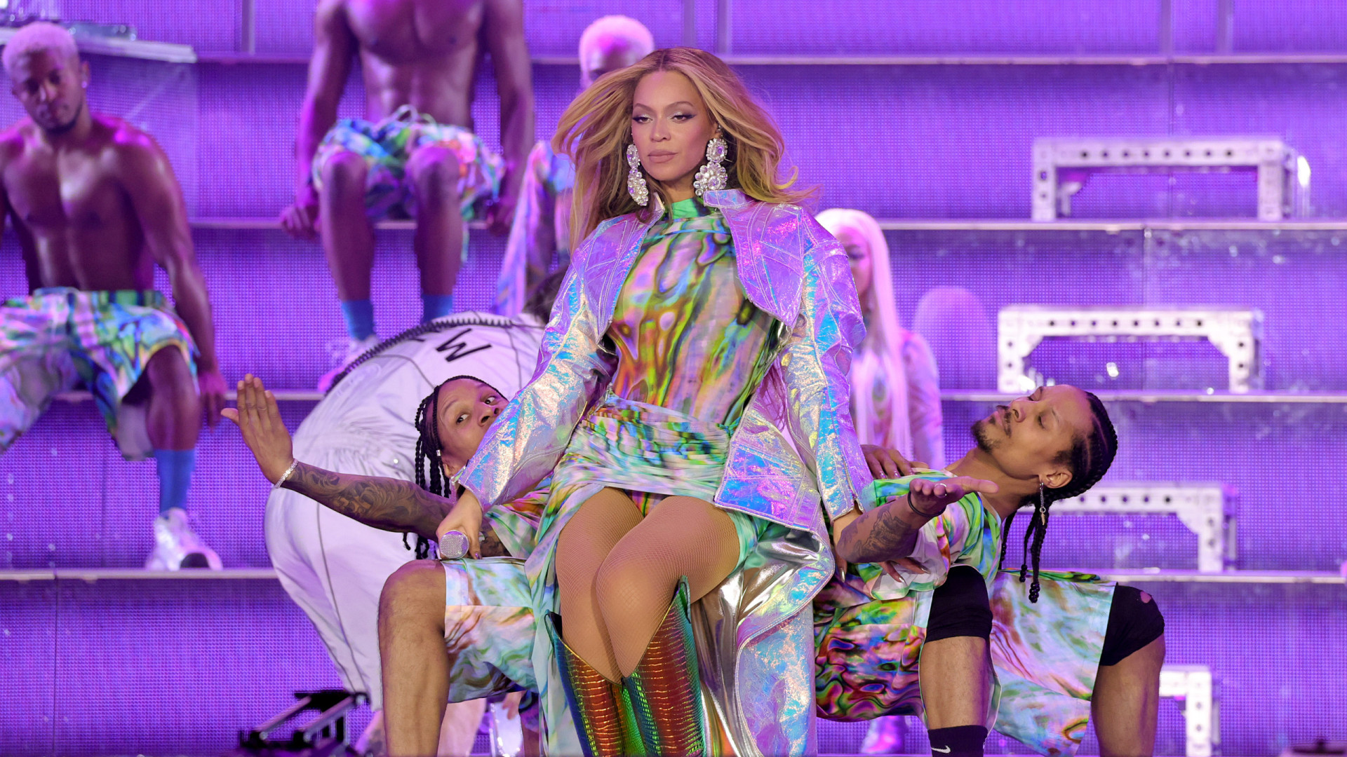 Beyoncé vai a Salvador e sobe ao palco em evento do filme 'Renaissance'