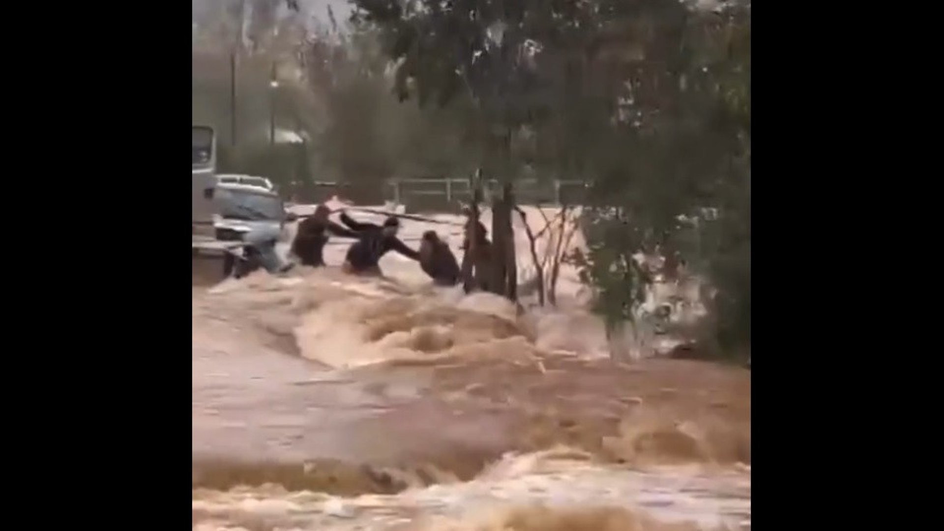 Vídeo mostra resgate de família após ciclone no Rio Grande do Sul