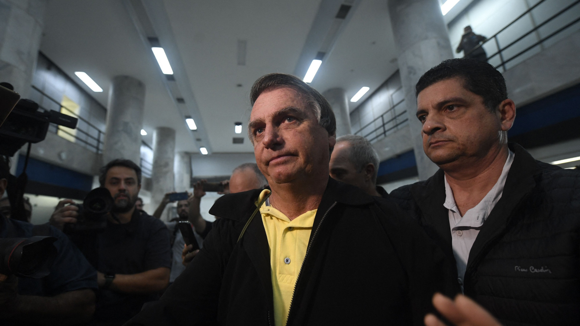 Bolsonaro embarca para a Argentina e deve ter encontro 'petit comité' com Milei