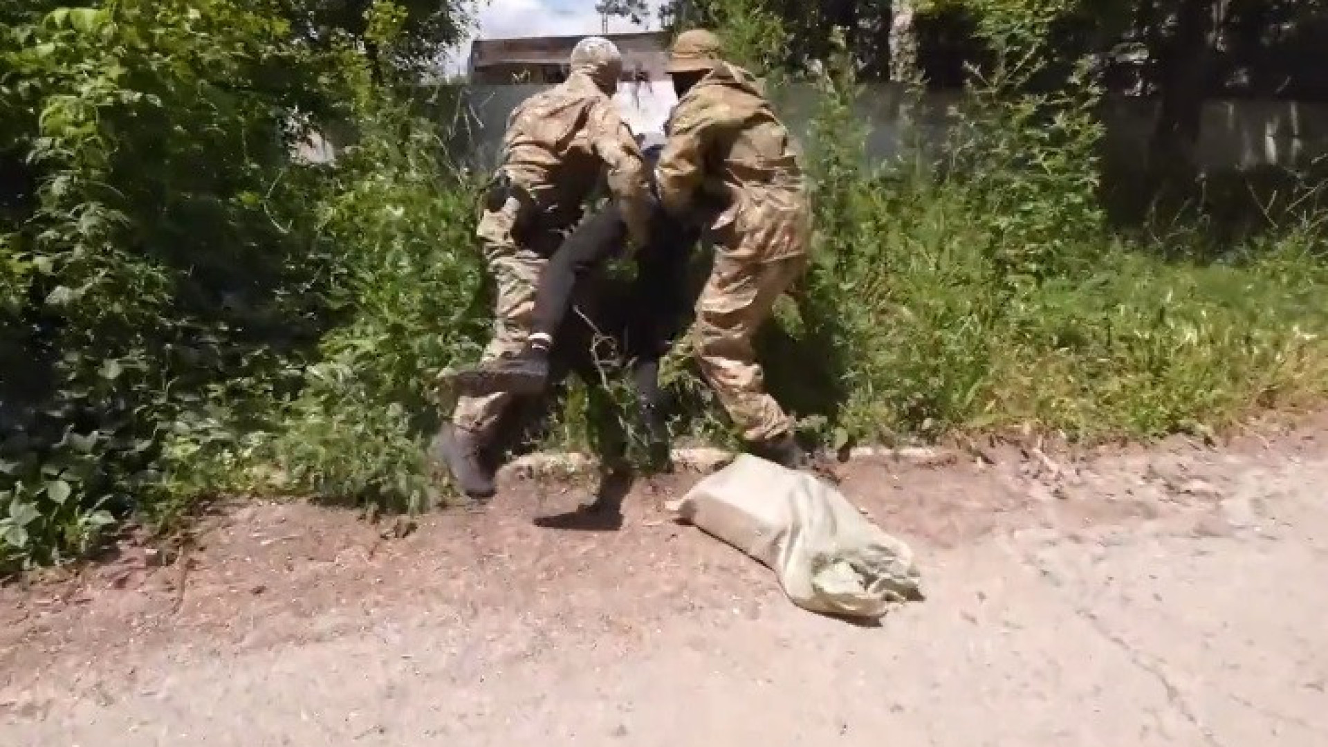 Покушение на главу. Диверсанты. Силовики. Украинский солдат с боеголовкой.