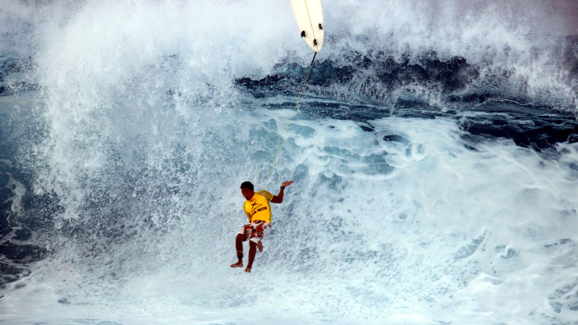 Surfista morre depois de acidente nas ondas da Indonésia aos 44 anos
