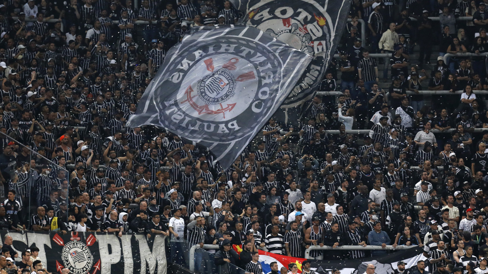 Corinthians se salva por 4 segundos e supera novela por novo técnico