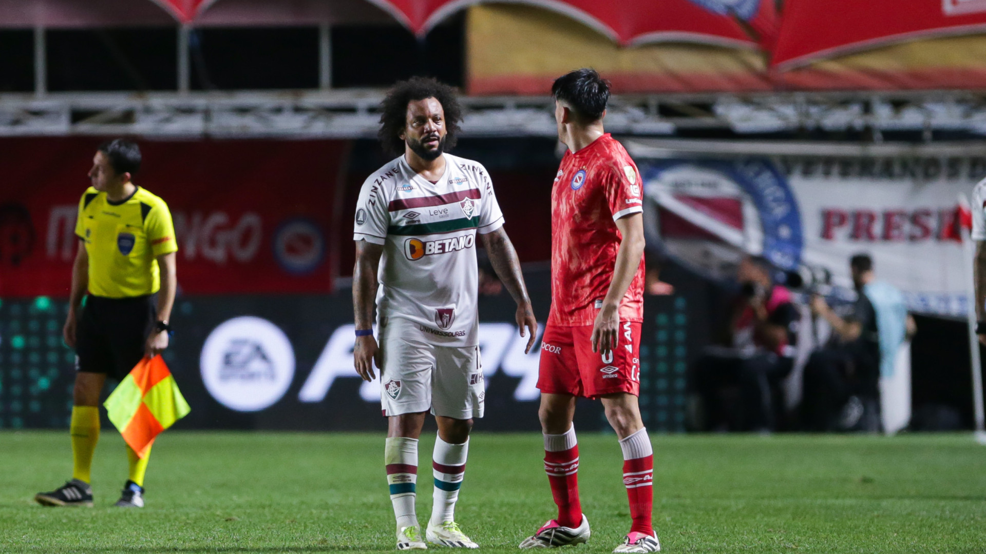 Fluminense formaliza à Conmebol pedido por anulação da expulsão de Marcelo