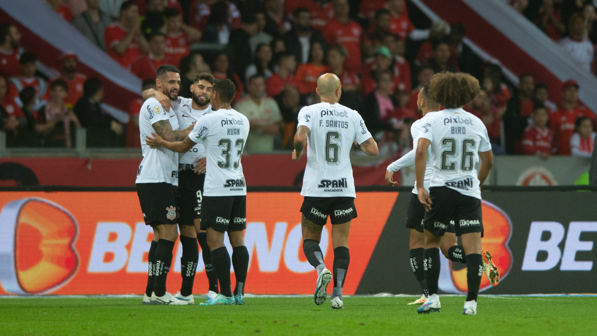 Corinthians visita Newells Old Boys para engatar 10º jogo invicto e avançar na Sul-Americana
